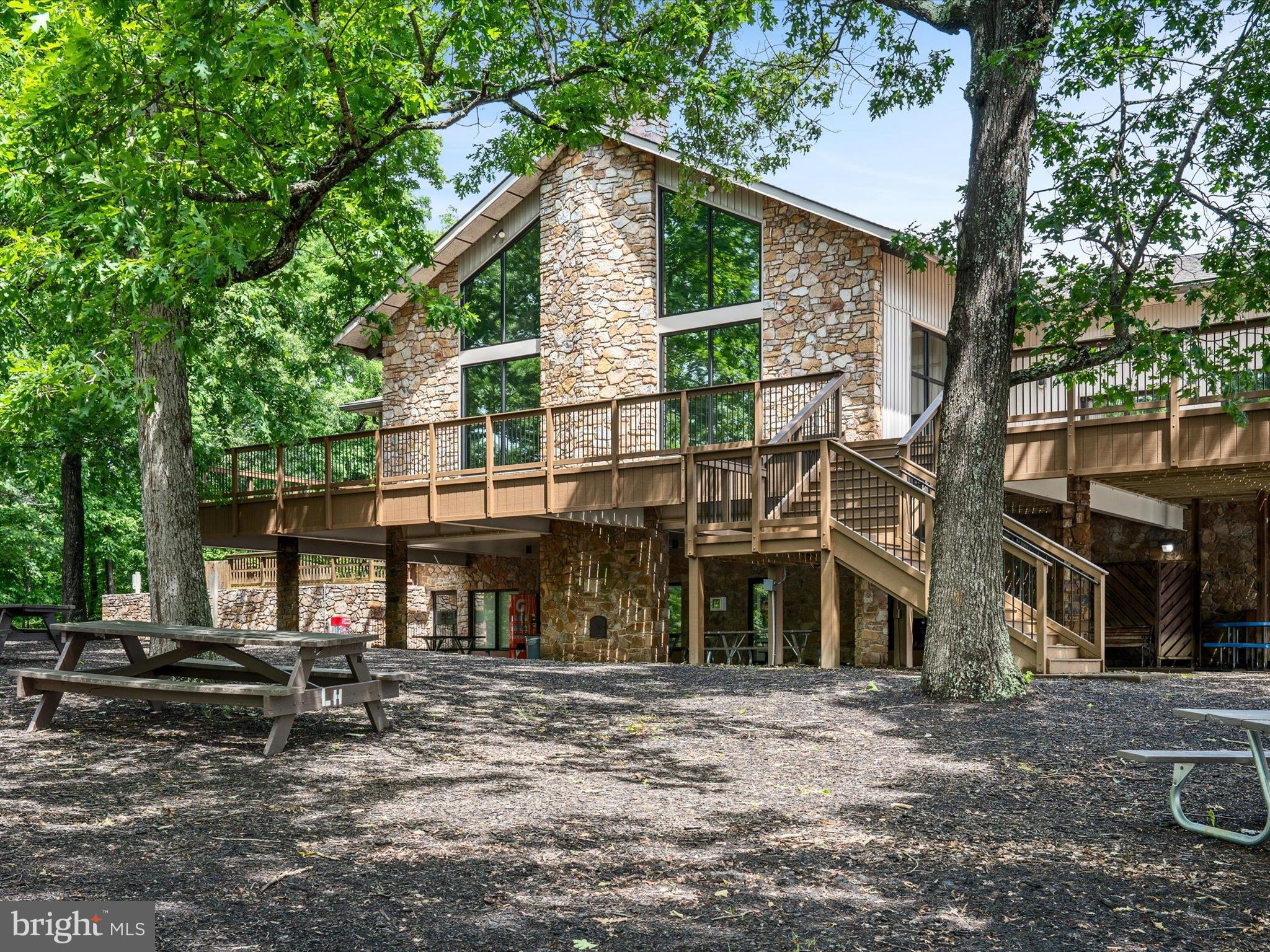 LAKE HOLIDAY ESTATES - Residential