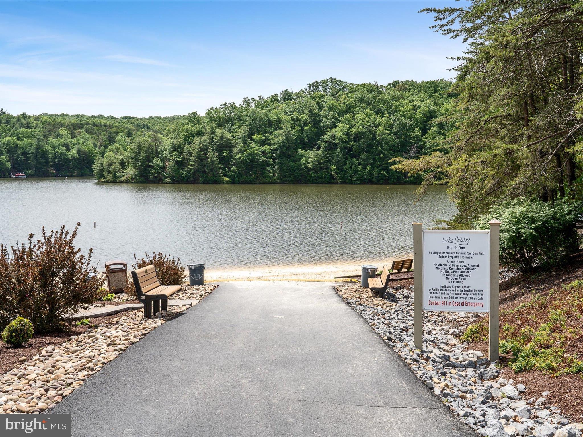 LAKE HOLIDAY ESTATES - Residential