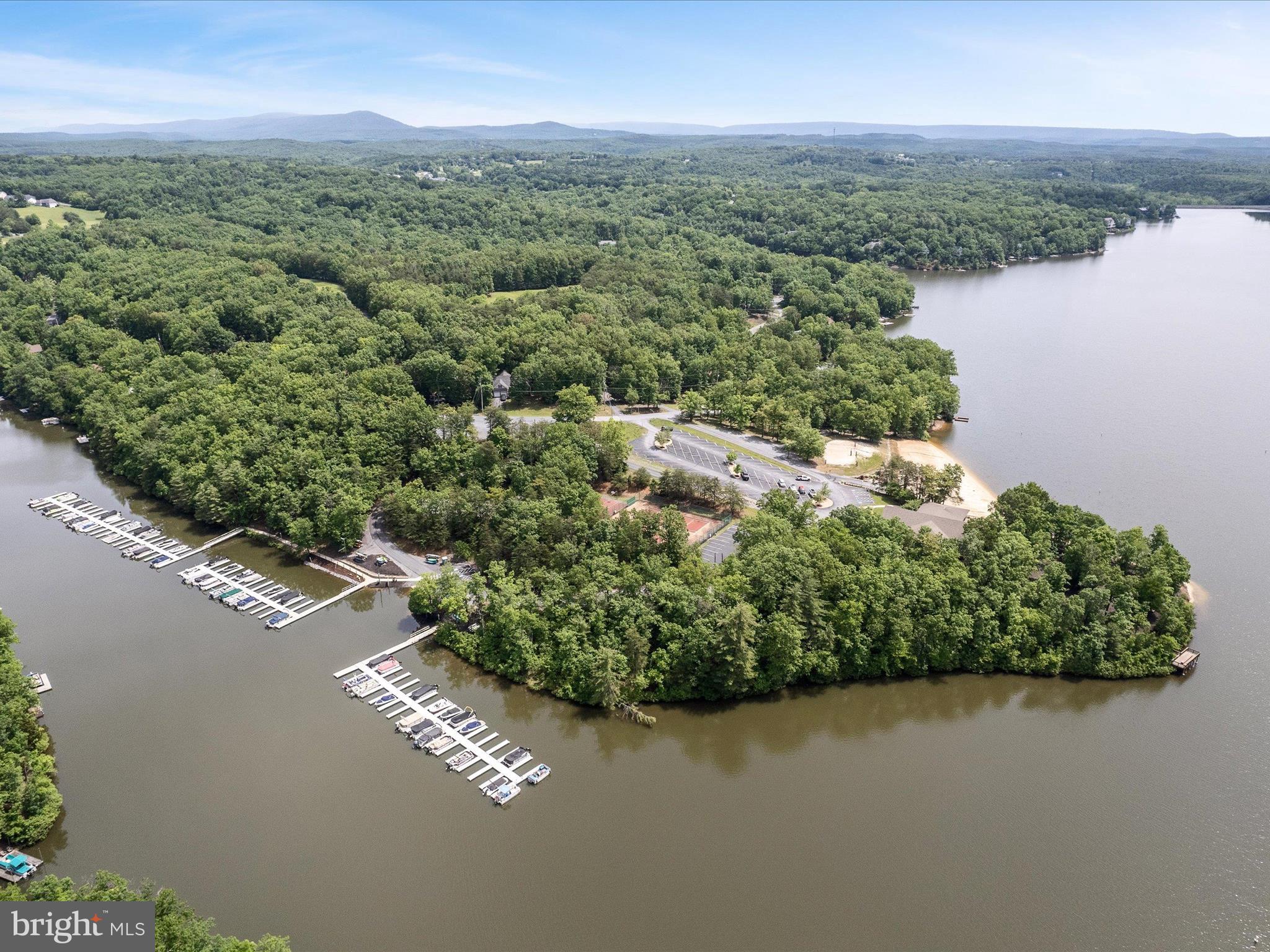 LAKE HOLIDAY ESTATES - Residential