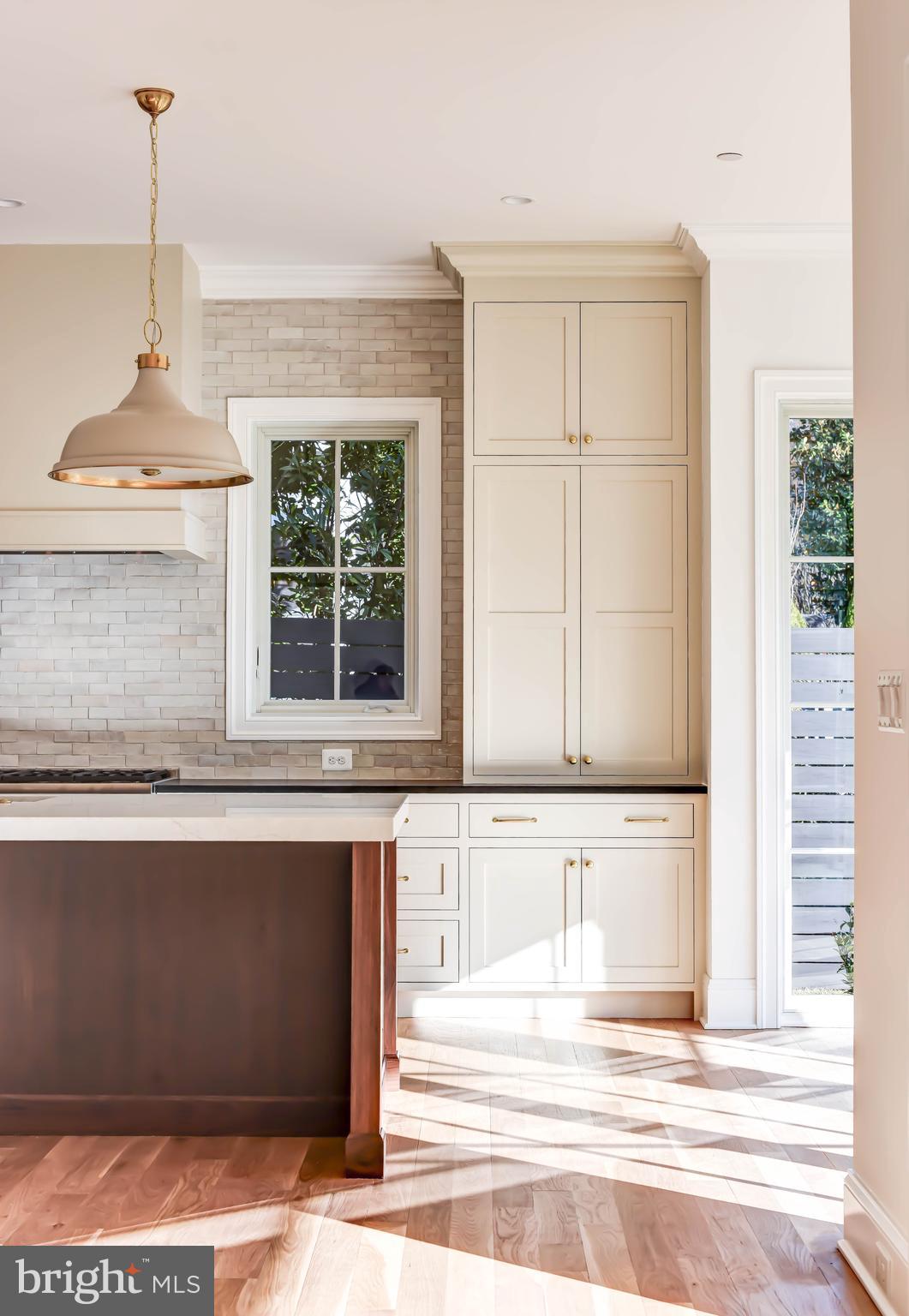 CHEVY CHASE - Residential