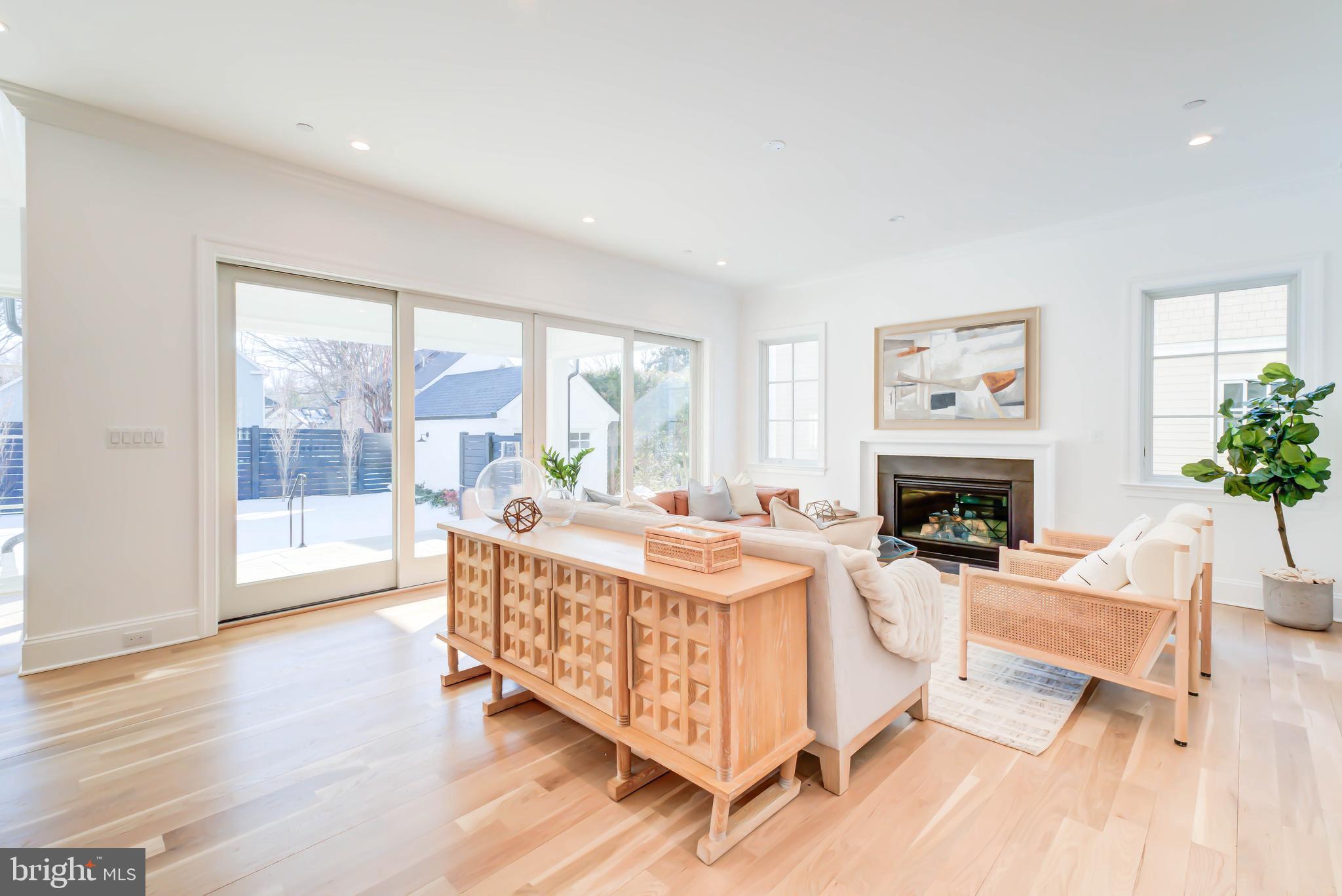 CHEVY CHASE - Residential