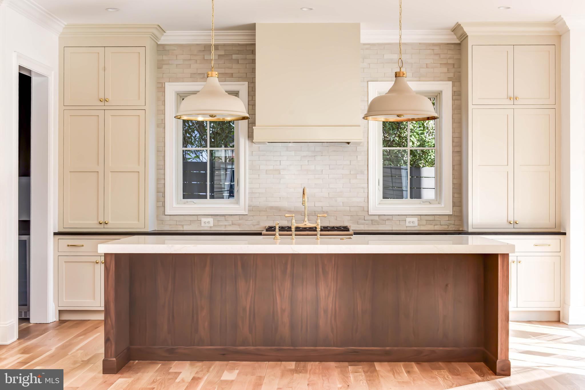 CHEVY CHASE - Residential