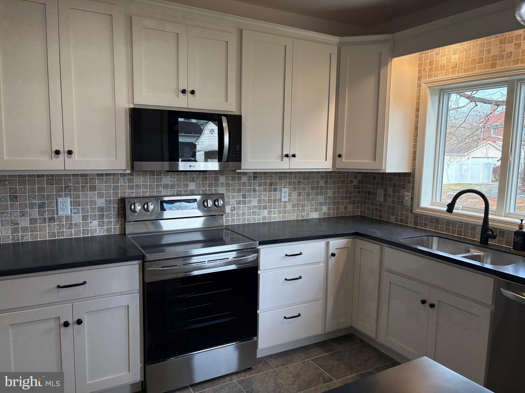 PHILIPSBURG - Residential