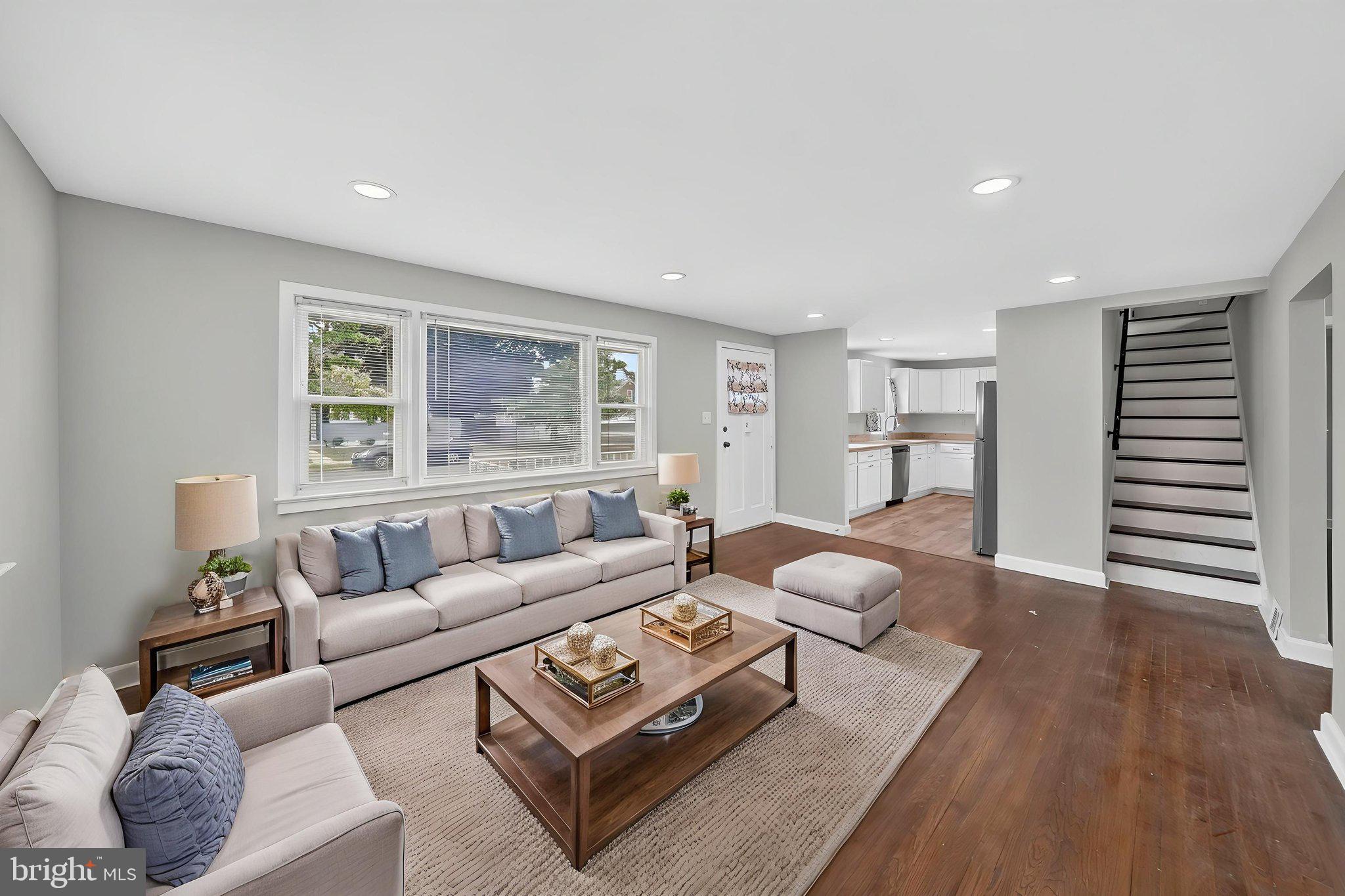520 RANDALL AVENUE