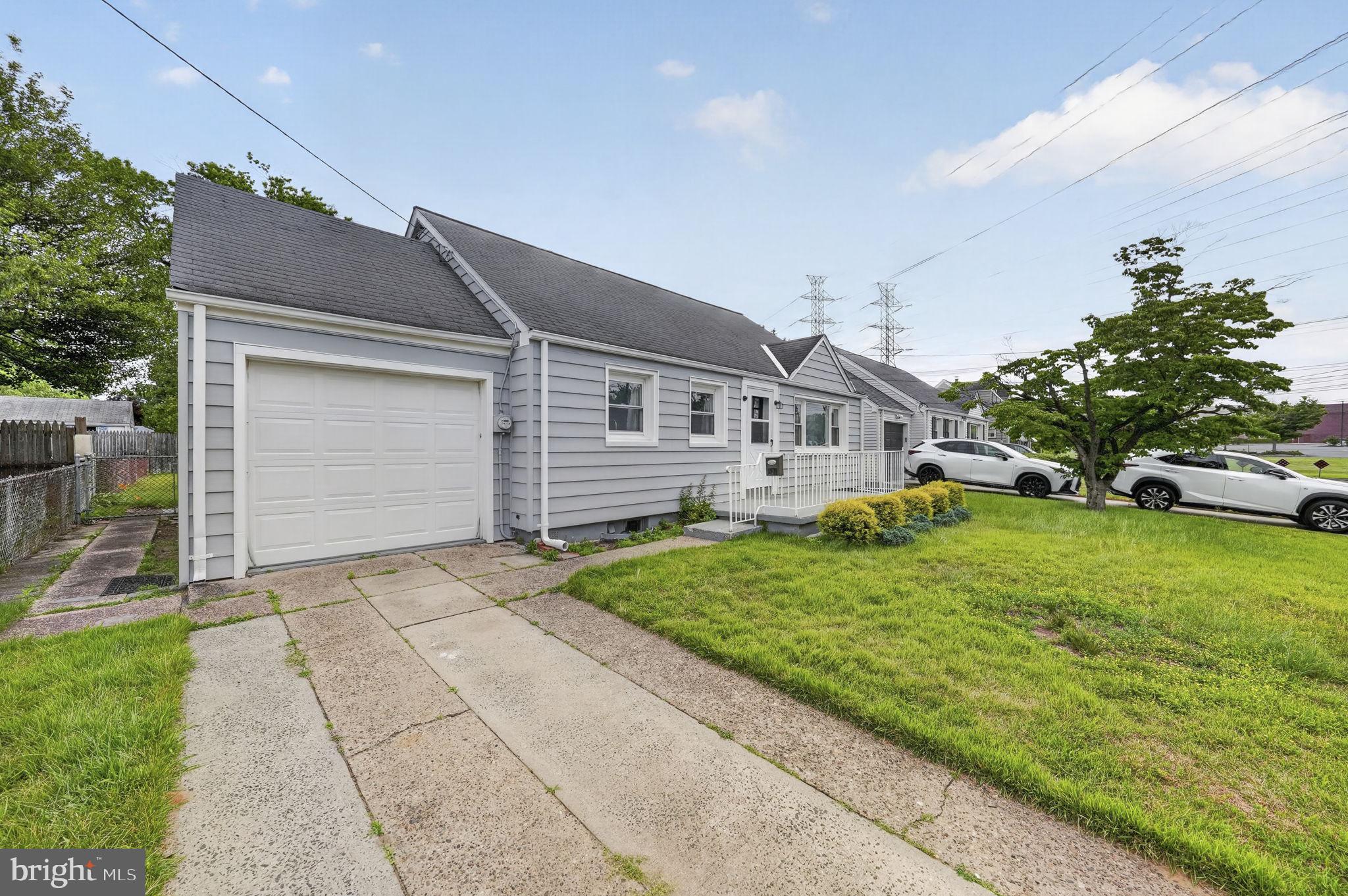520 RANDALL AVENUE