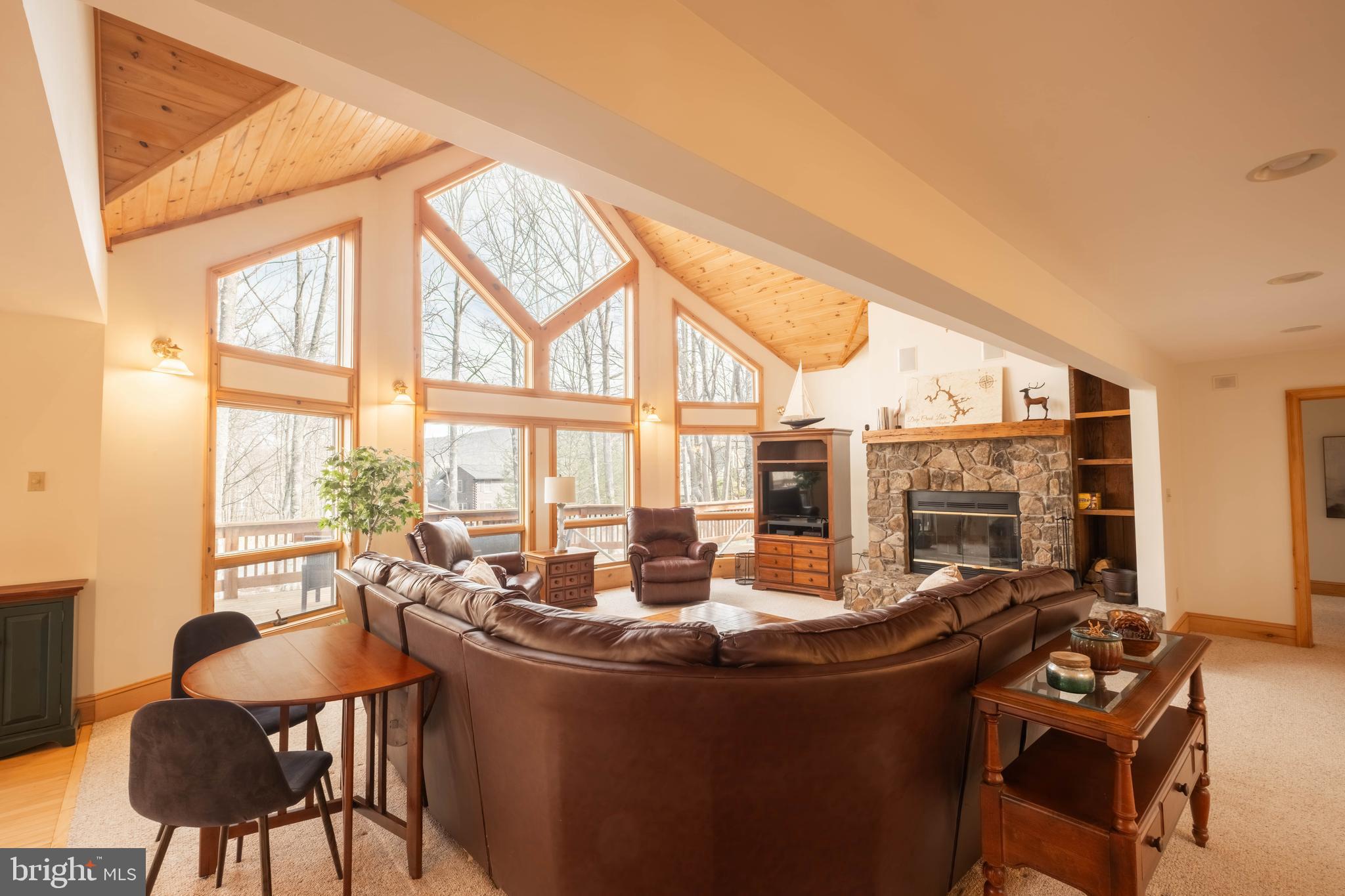 THE PINNACLE - Residential