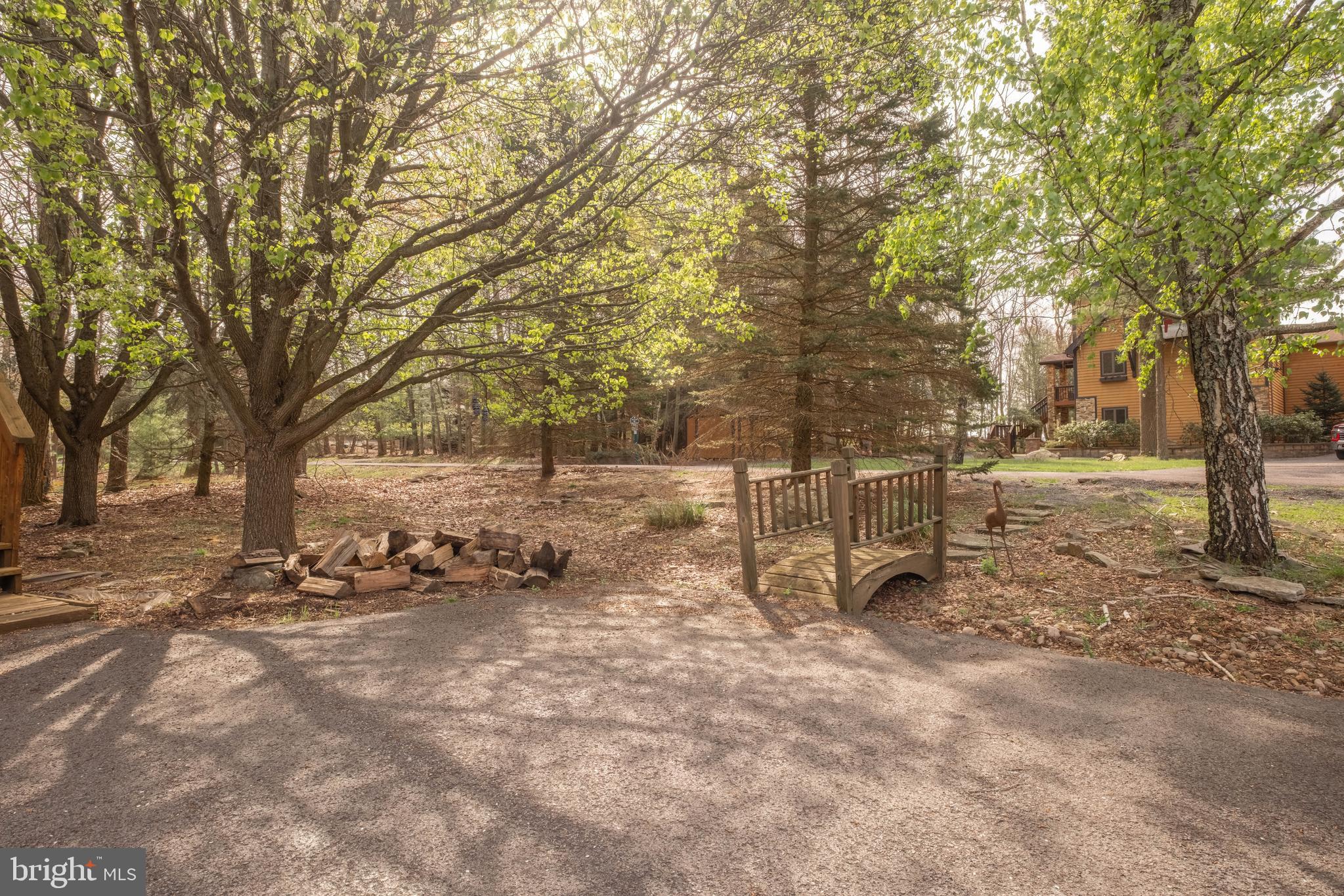 THE PINNACLE - Residential