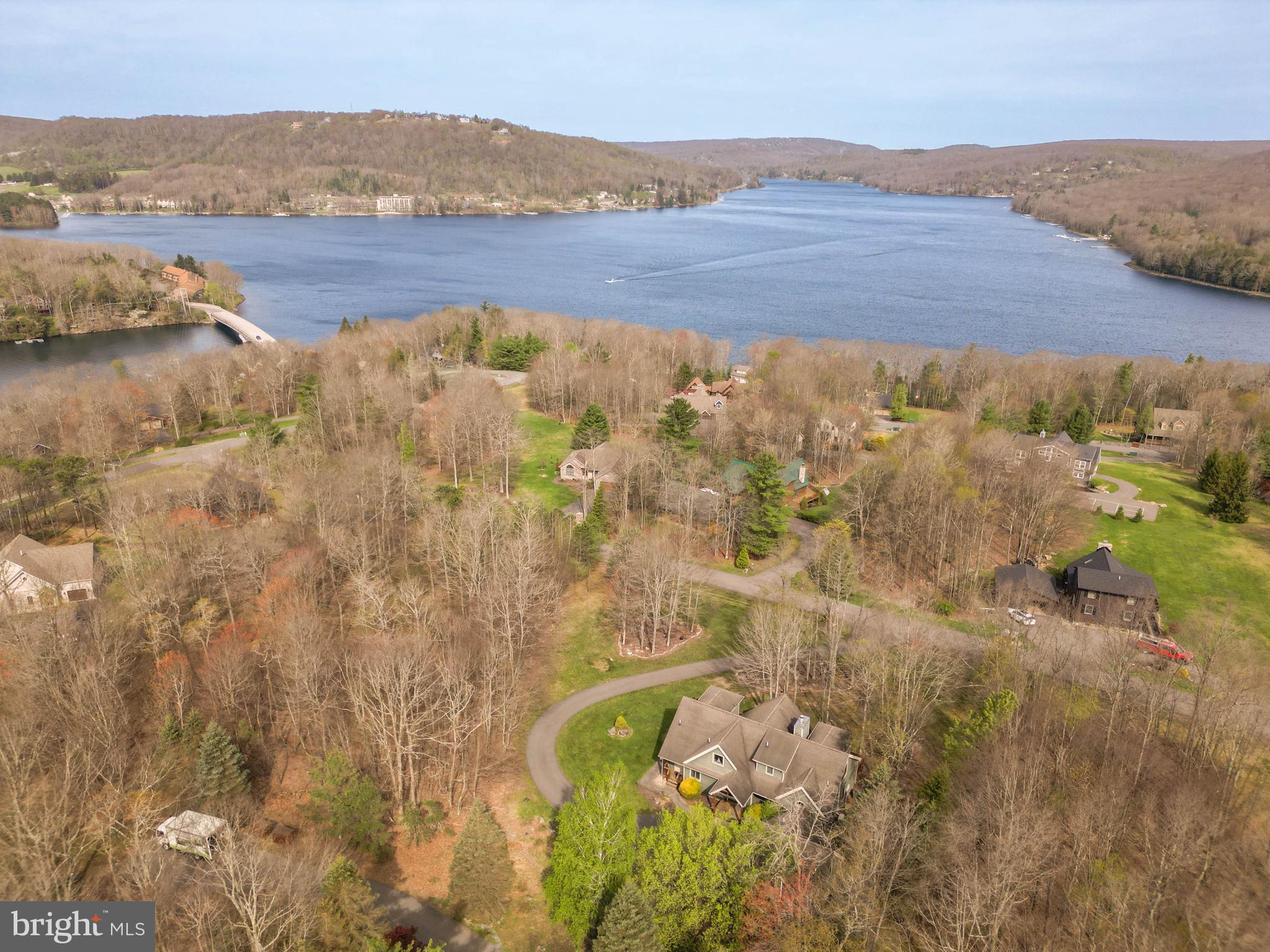 THE PINNACLE - Residential