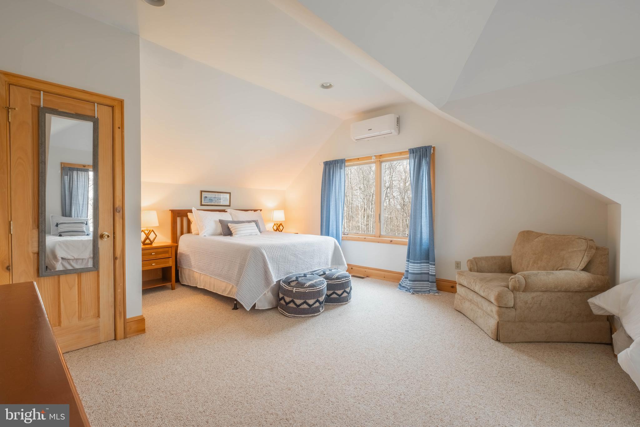 THE PINNACLE - Residential