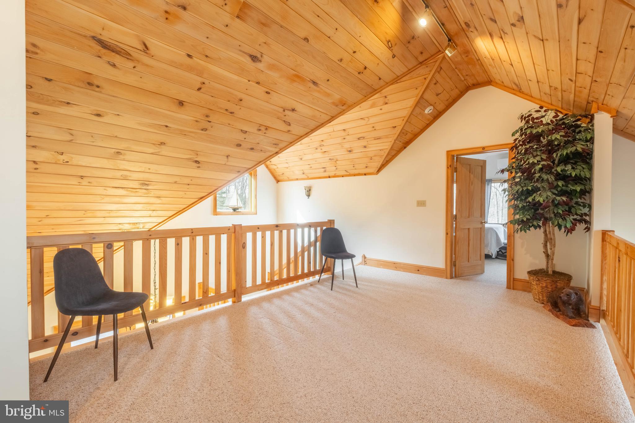 THE PINNACLE - Residential