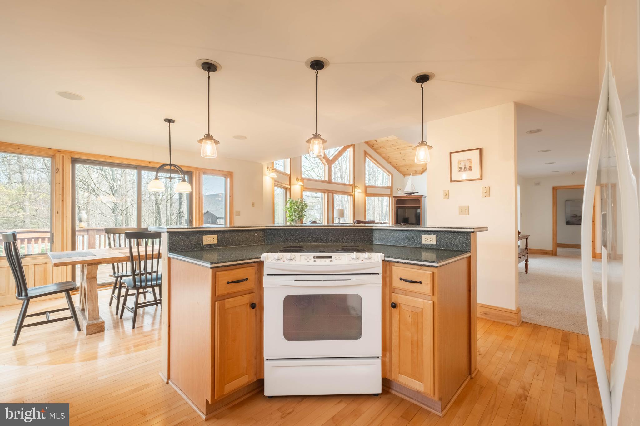 THE PINNACLE - Residential