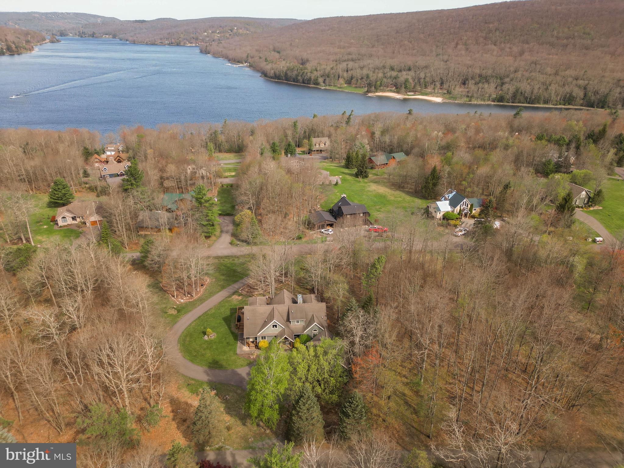 THE PINNACLE - Residential