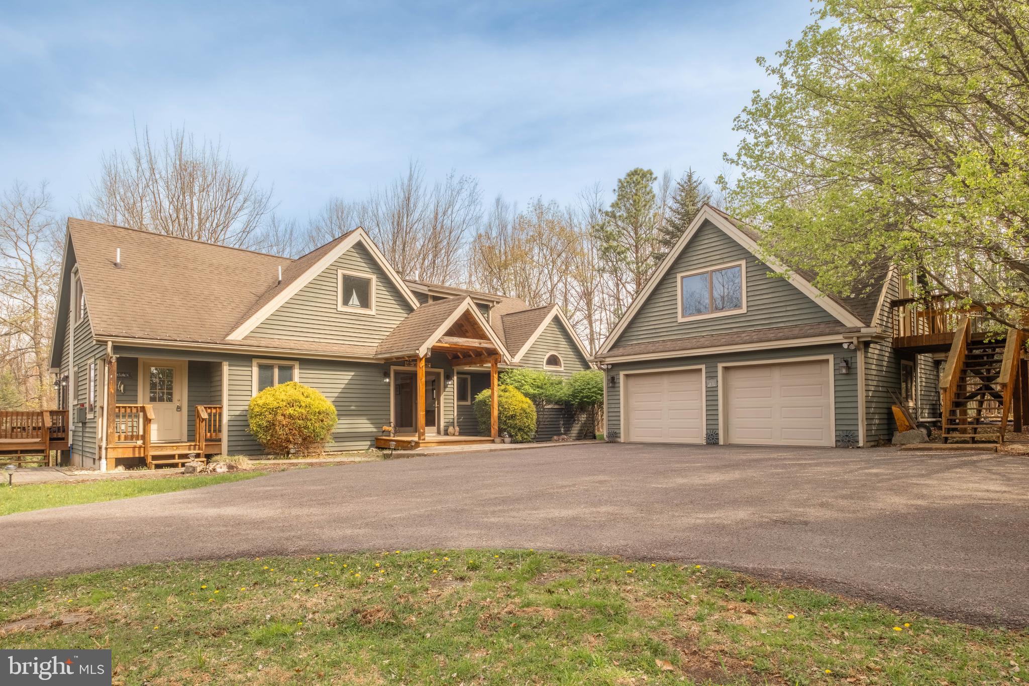 THE PINNACLE - Residential