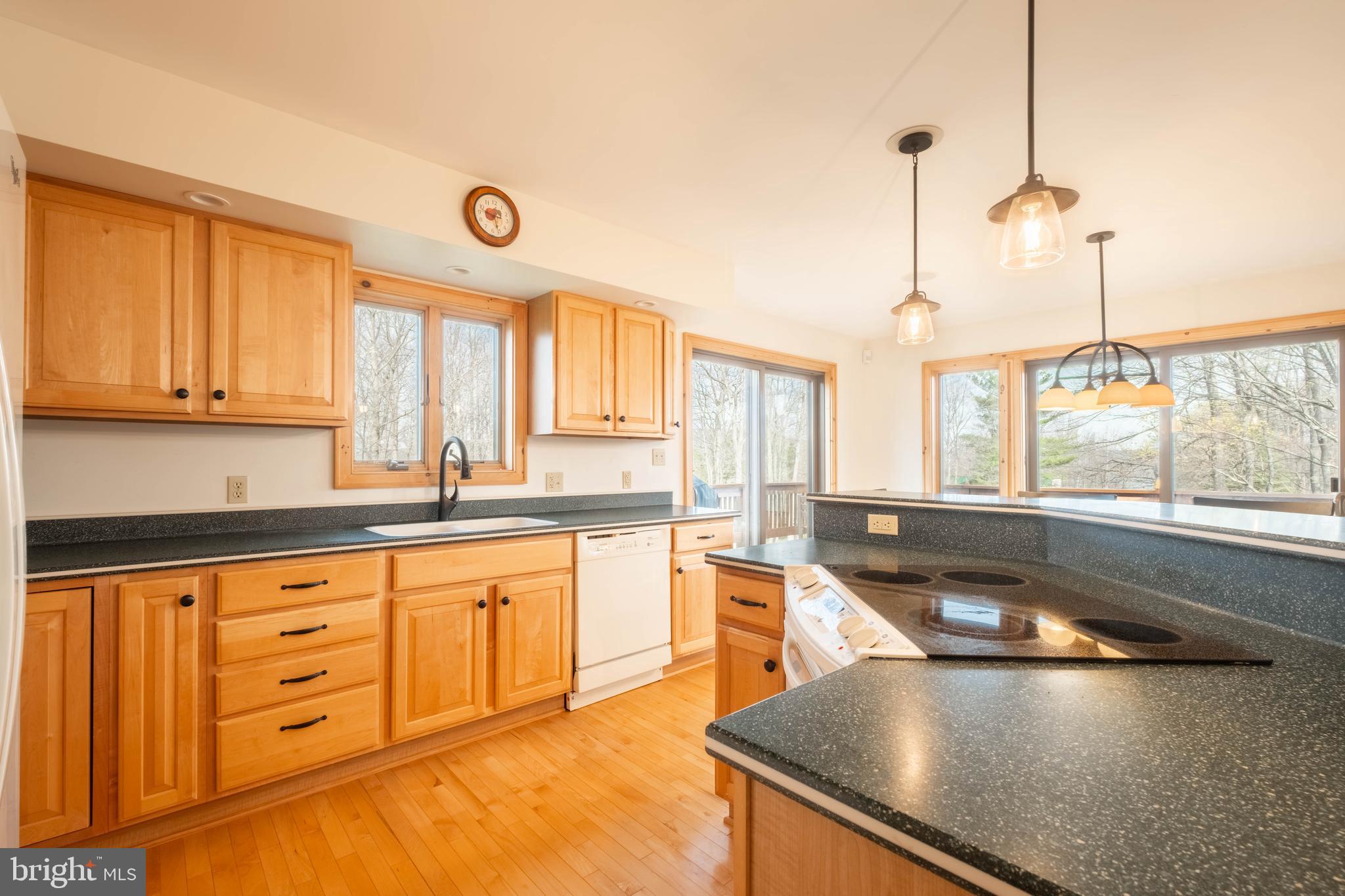 THE PINNACLE - Residential