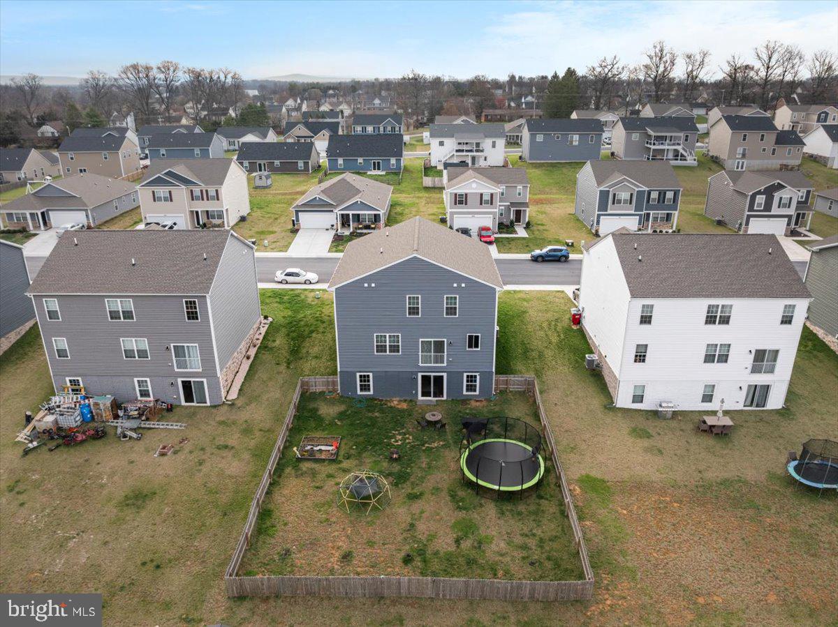 RED HILL - Residential