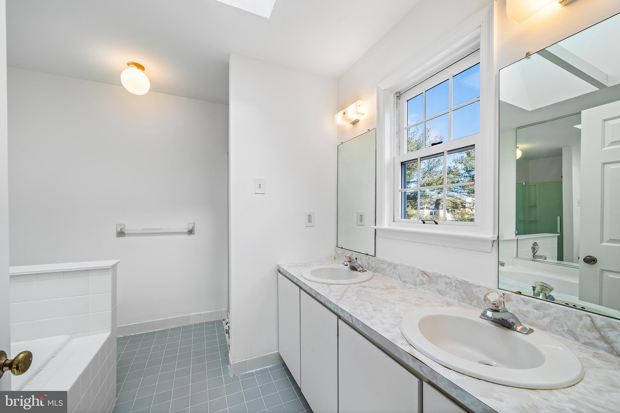 DUBLIN MDWS - Residential