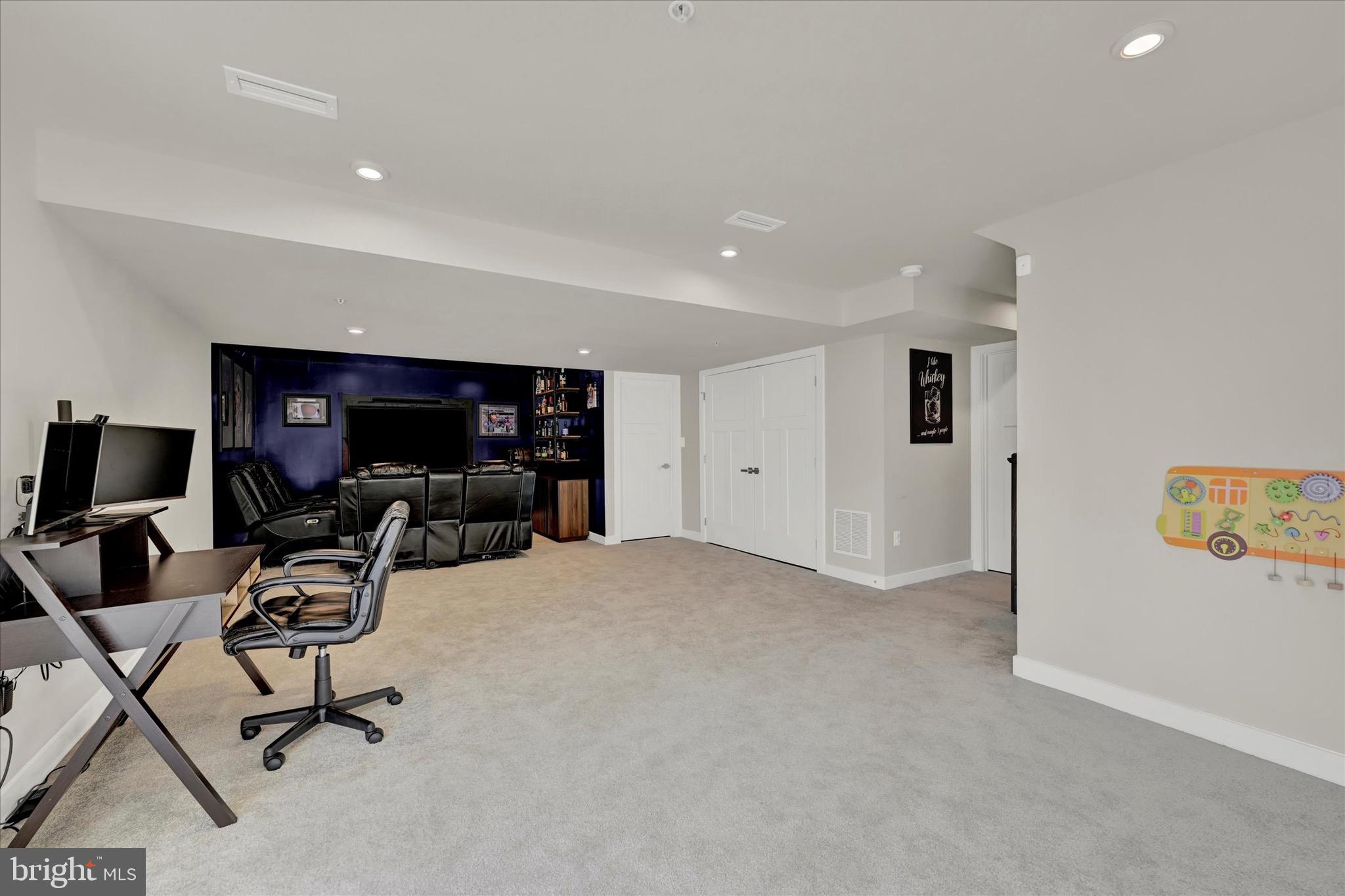 ABERDEEN OVERLOOK - Residential