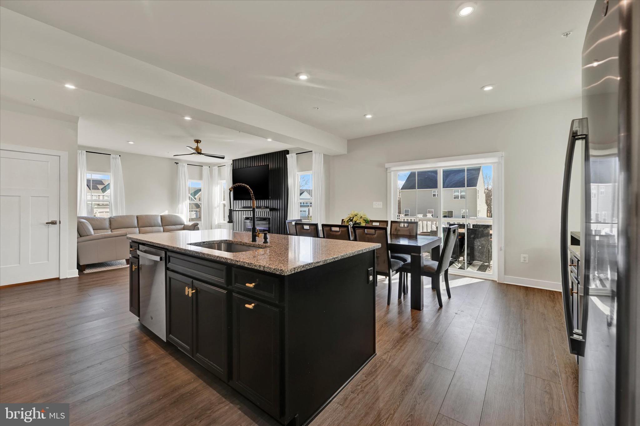 ABERDEEN OVERLOOK - Residential