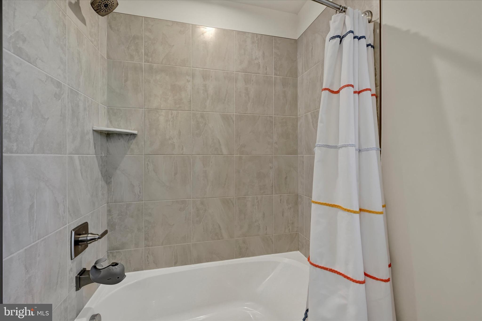 ABERDEEN OVERLOOK - Residential