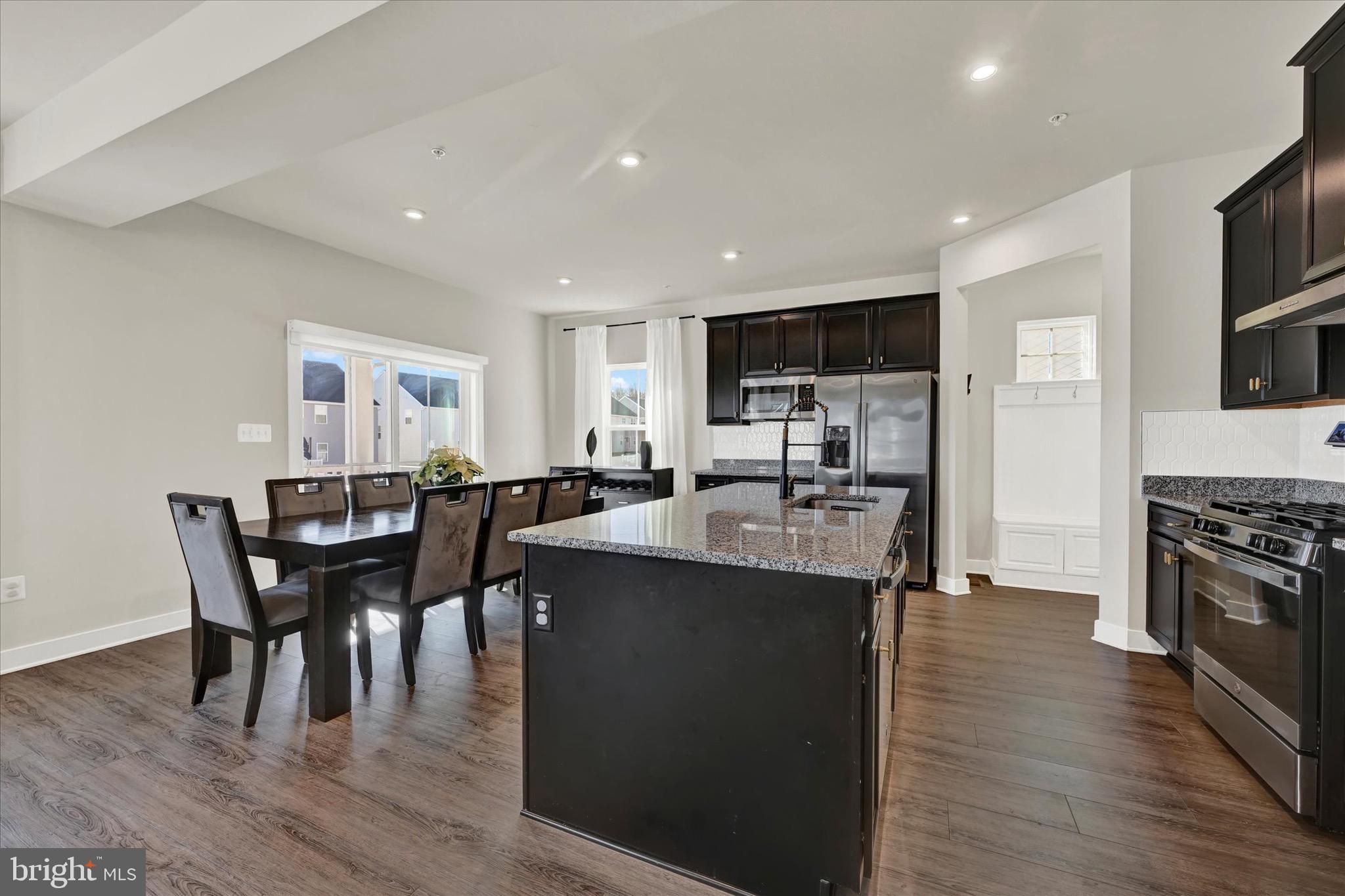 ABERDEEN OVERLOOK - Residential