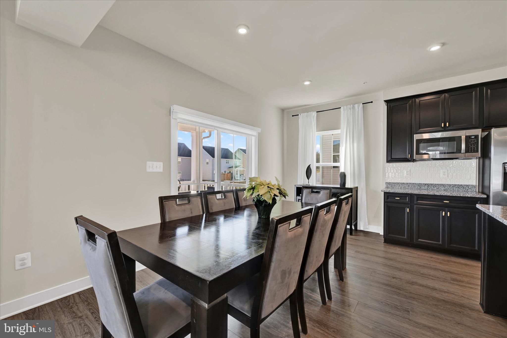 ABERDEEN OVERLOOK - Residential