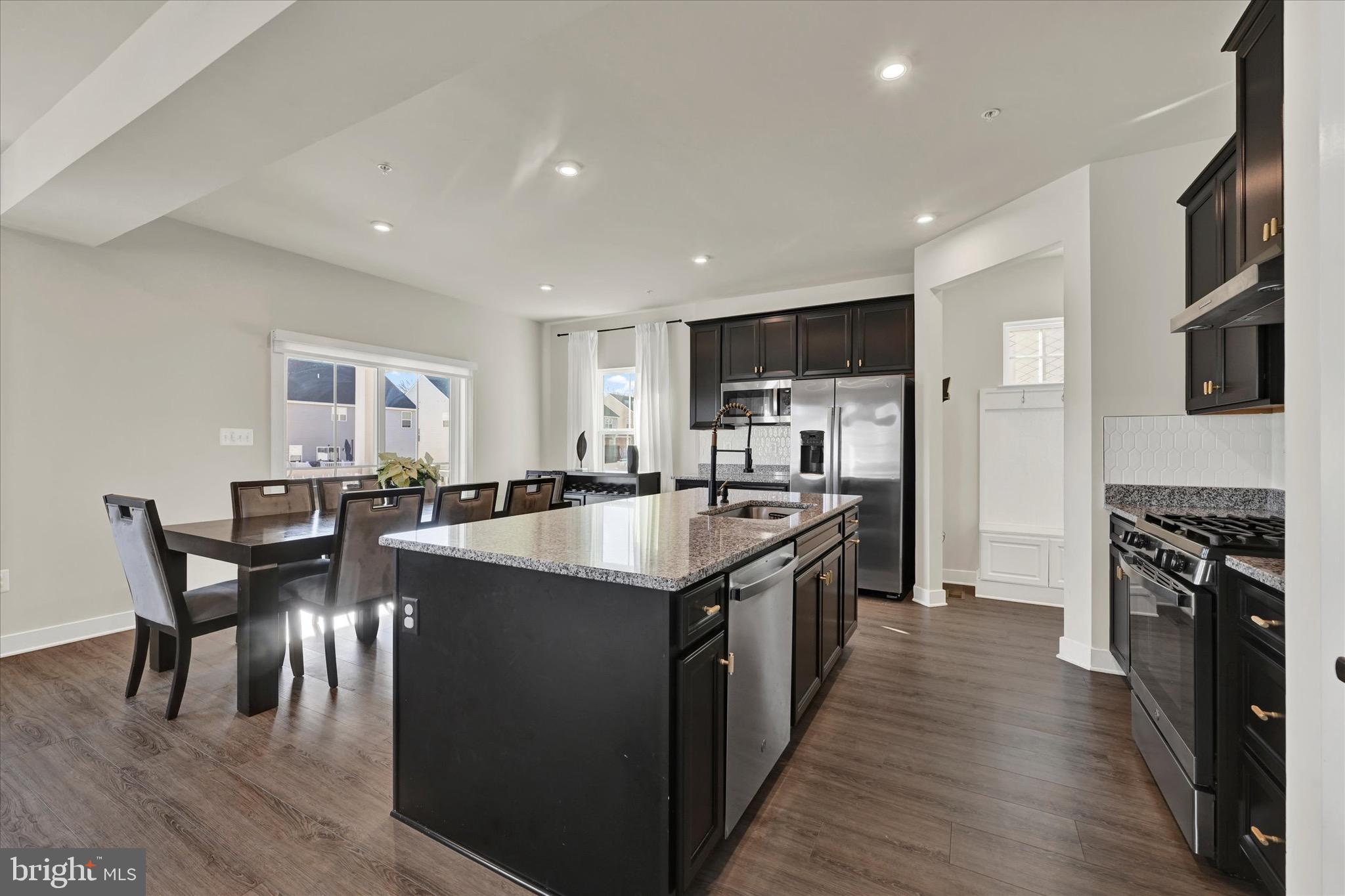 ABERDEEN OVERLOOK - Residential