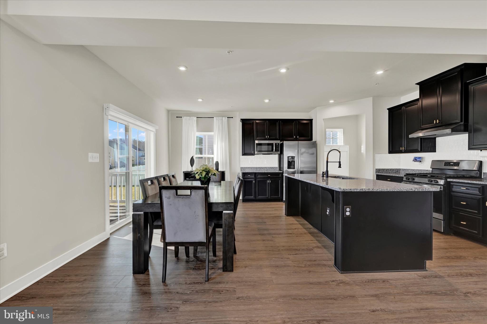 ABERDEEN OVERLOOK - Residential