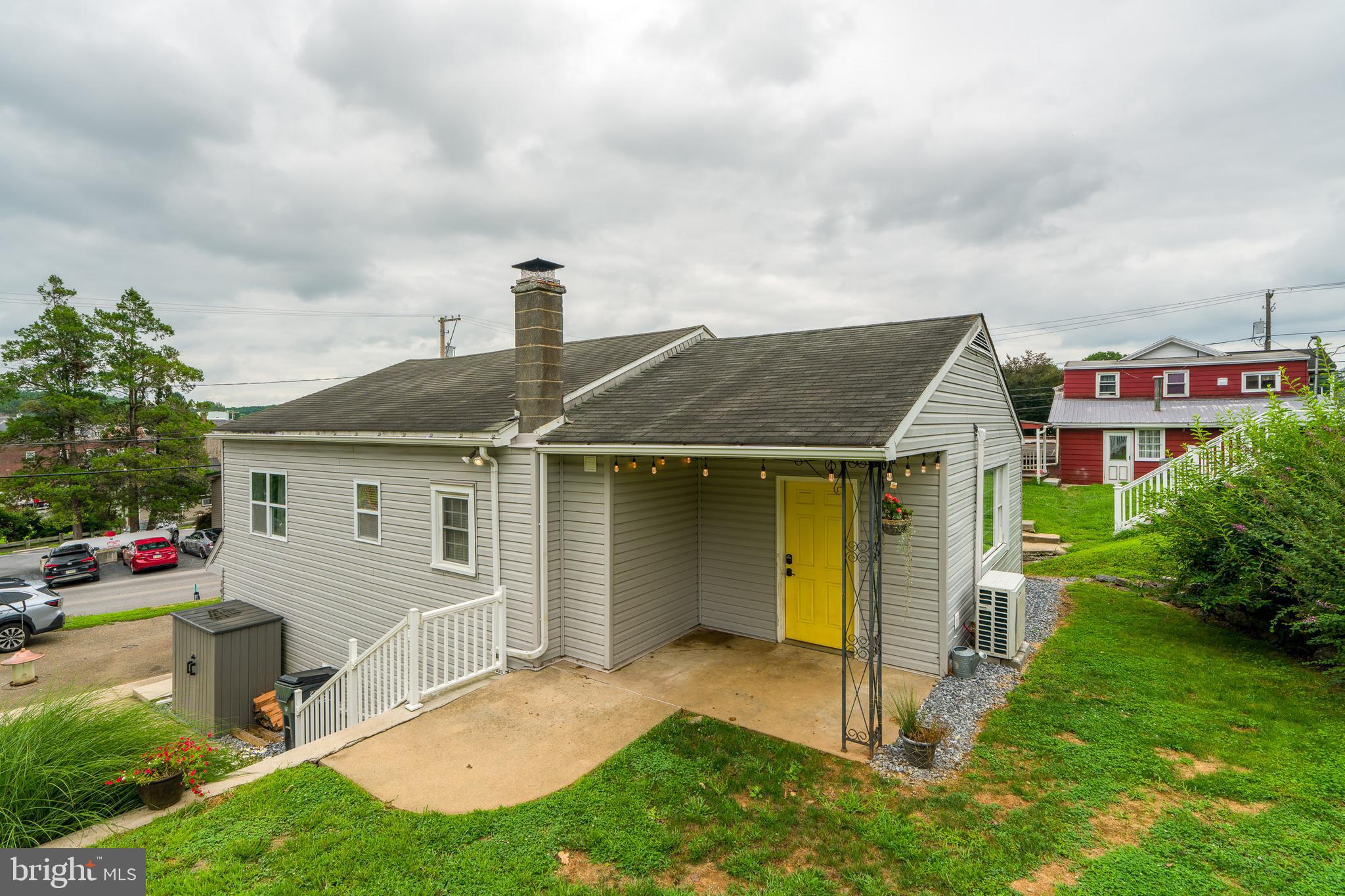8 N CHURCH STREET