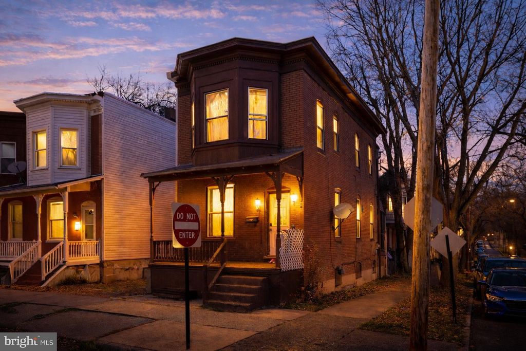 Photo of 545 S 15th Street, HARRISBURG, PA 17104 (MLS # PADA2052118)