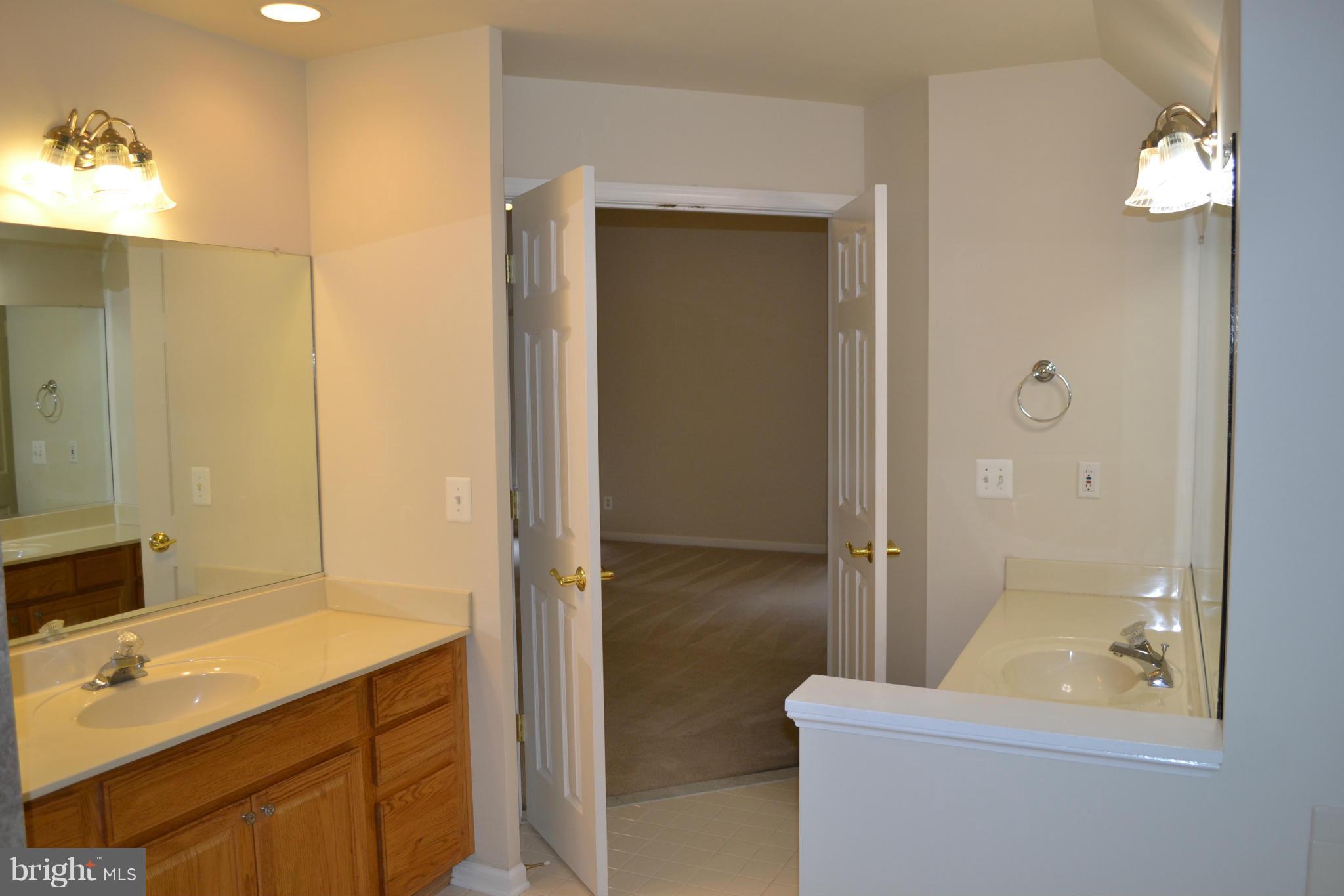 ESTATES OF CHANCELLORSVILLE - Residential