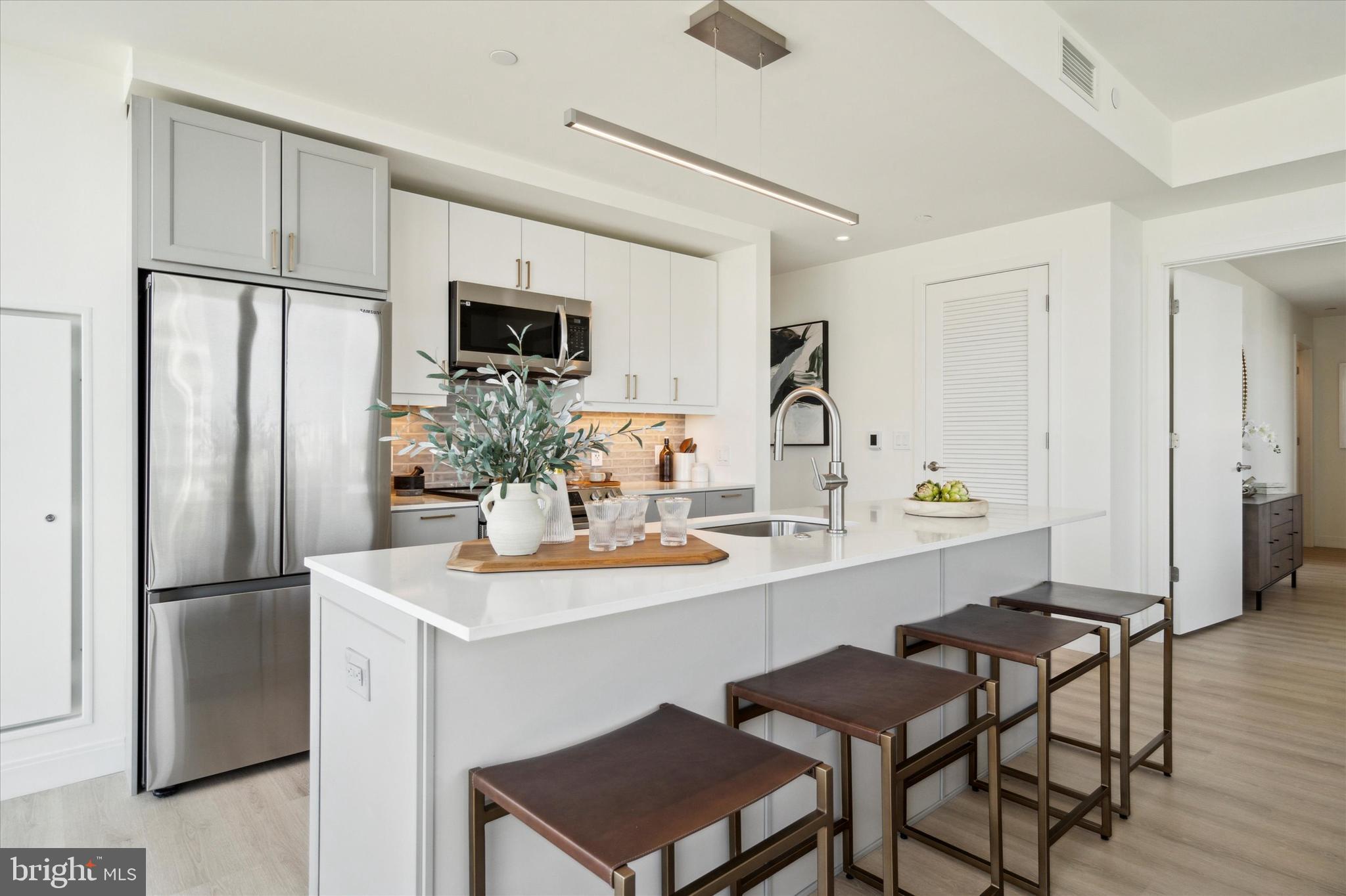 SOCIETY HILL - Residential Lease