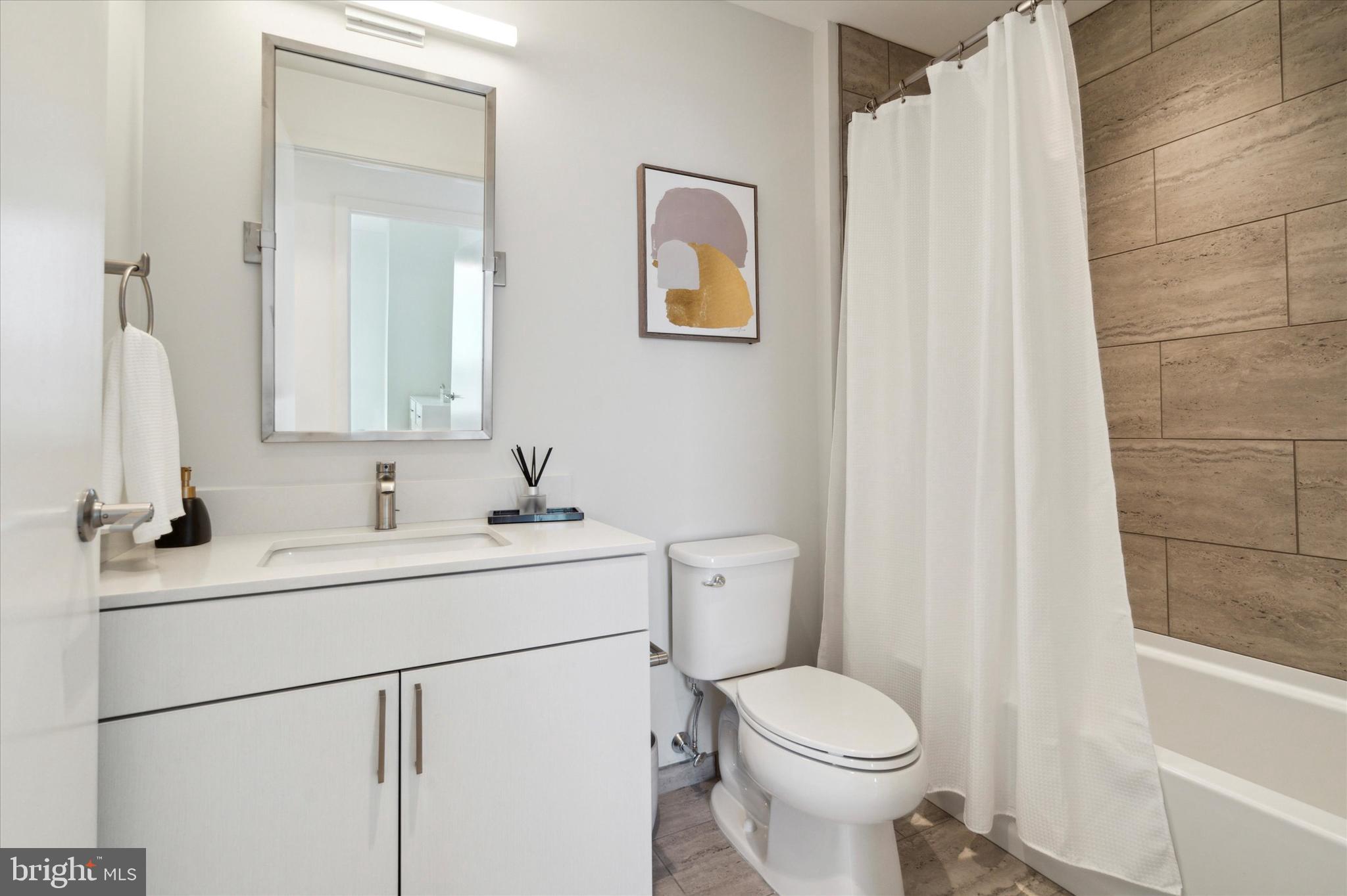 SOCIETY HILL - Residential Lease