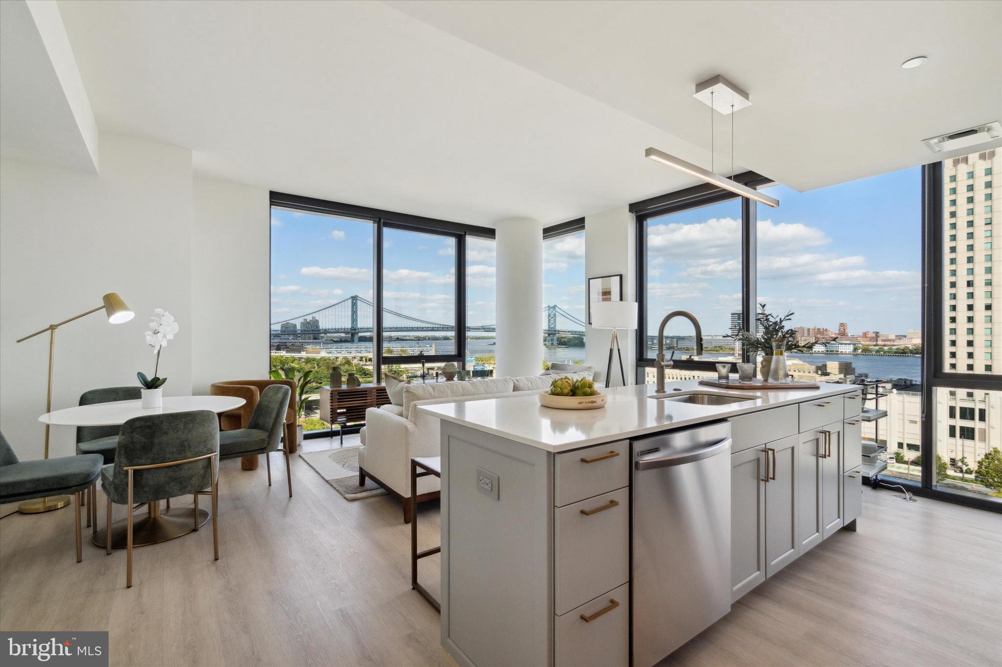 SOCIETY HILL - Residential Lease