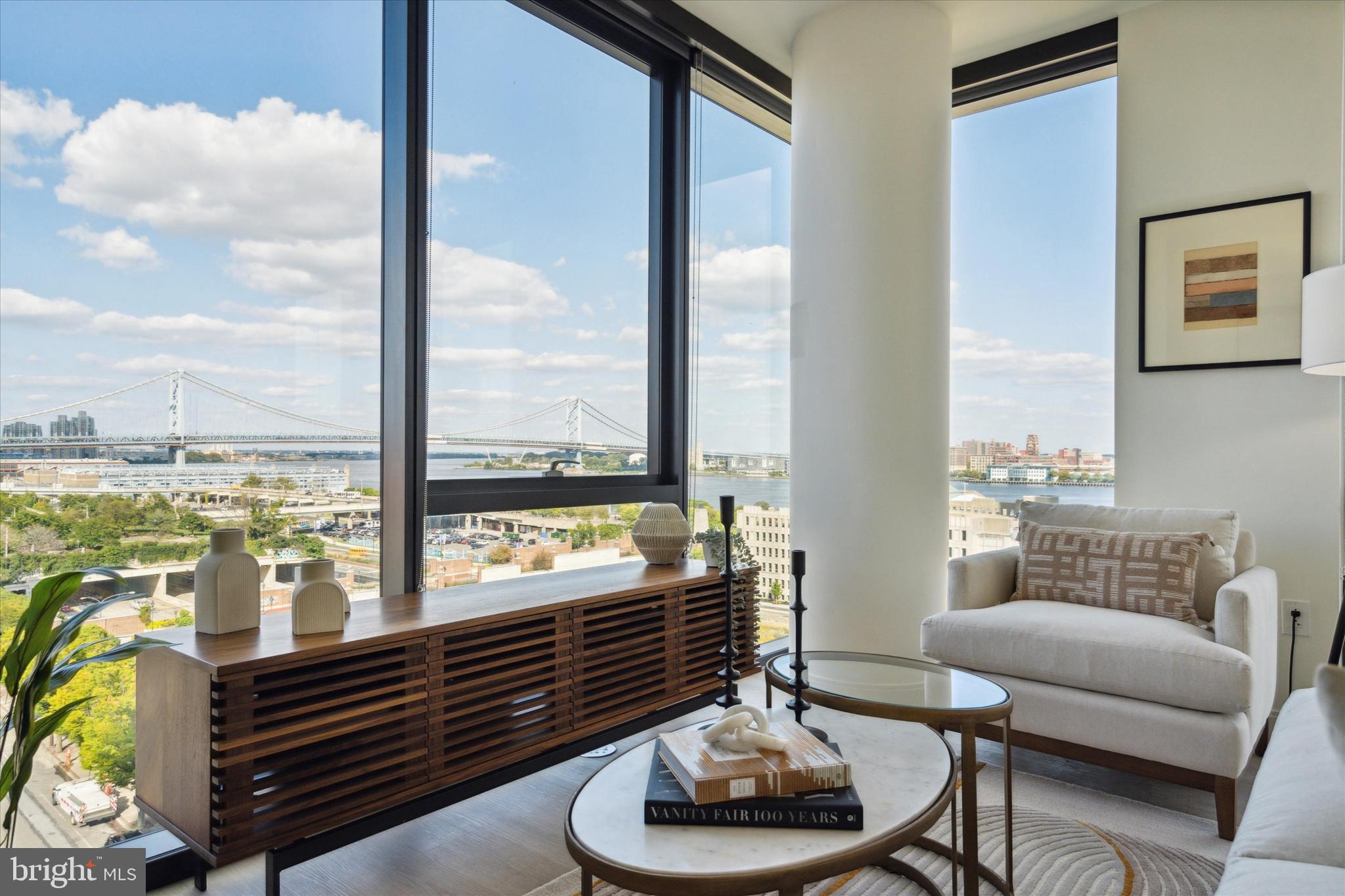 SOCIETY HILL - Residential Lease