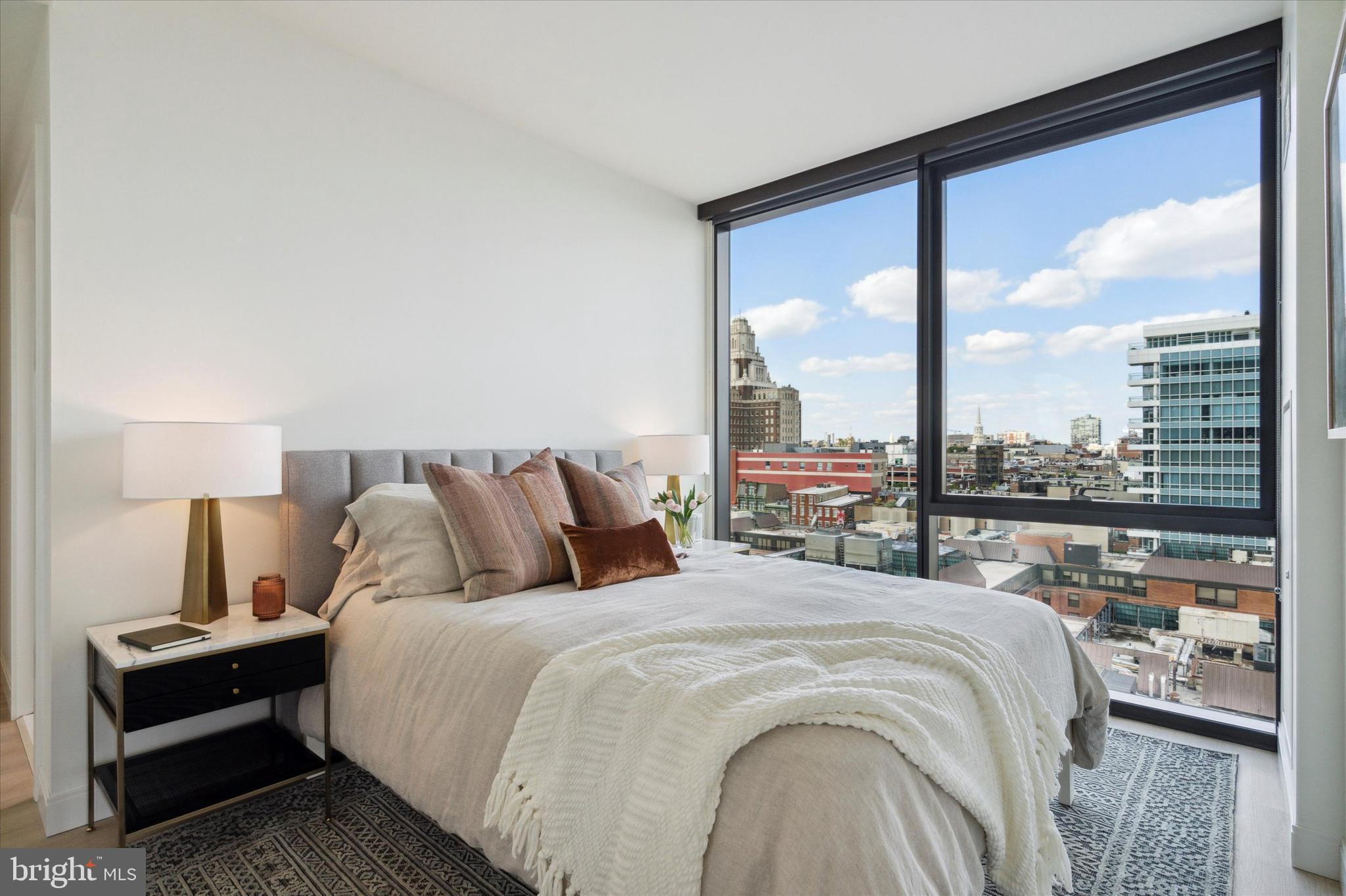 SOCIETY HILL - Residential Lease