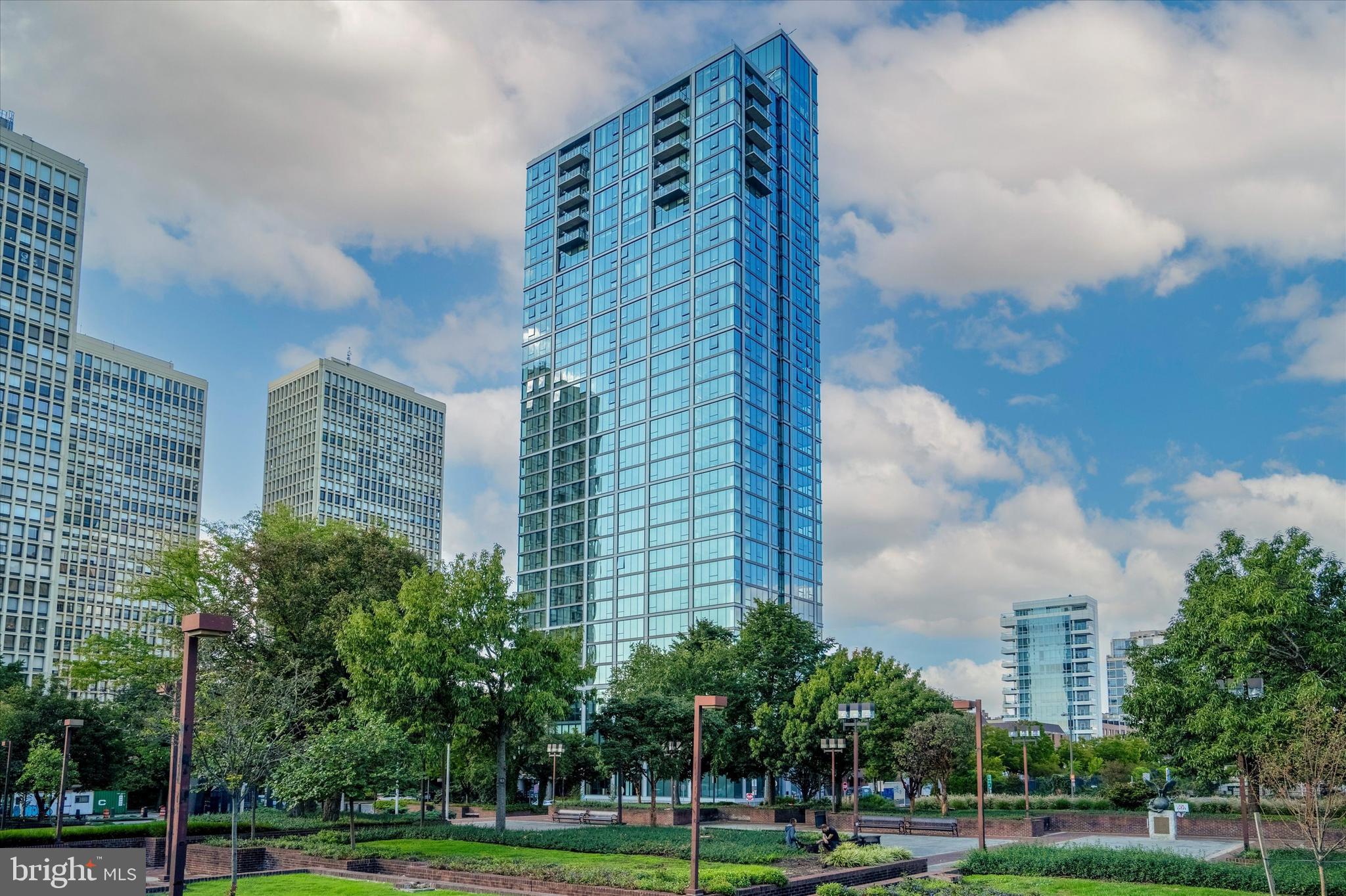 SOCIETY HILL - Residential Lease