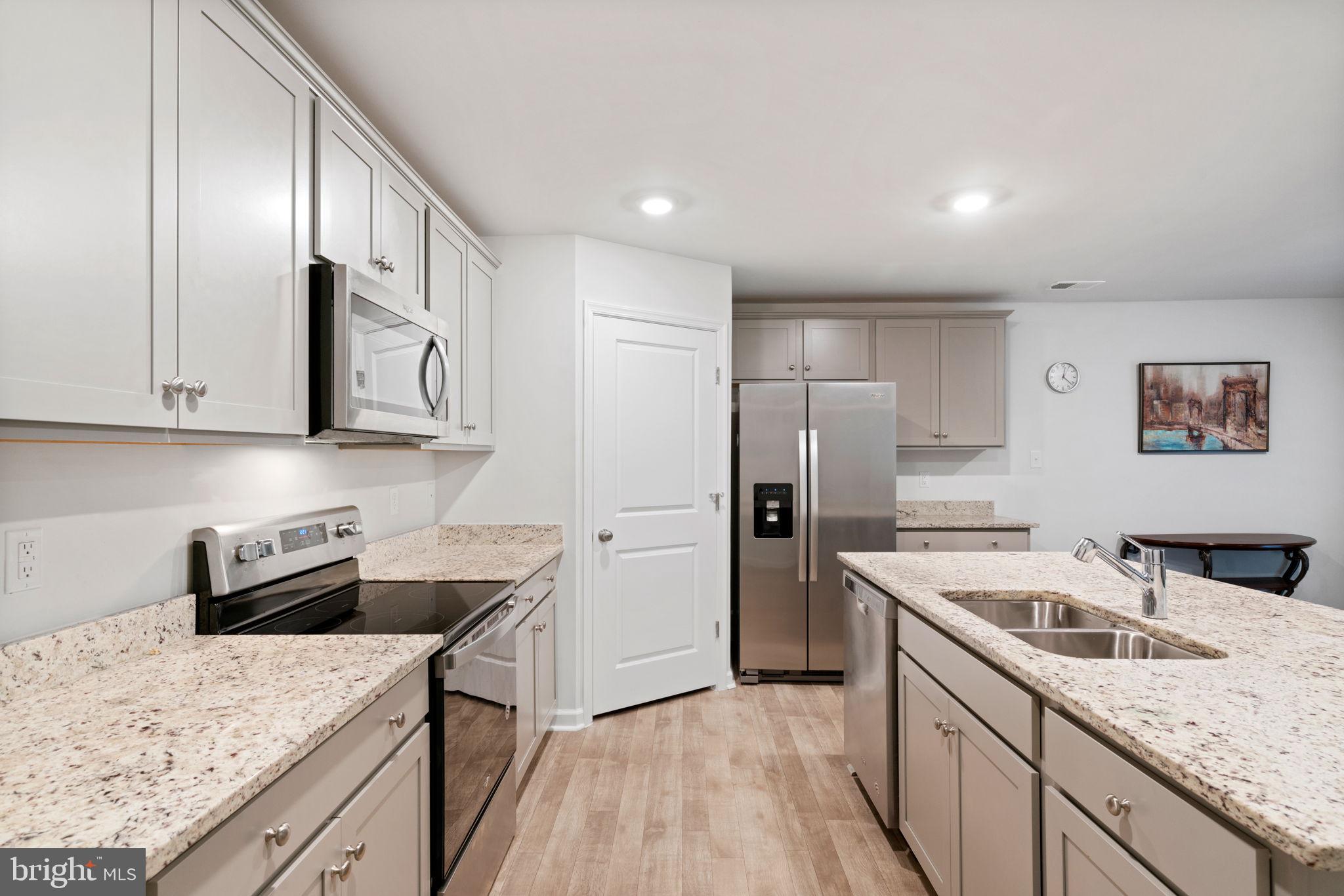 LADYSMITH VILLAGE - Residential