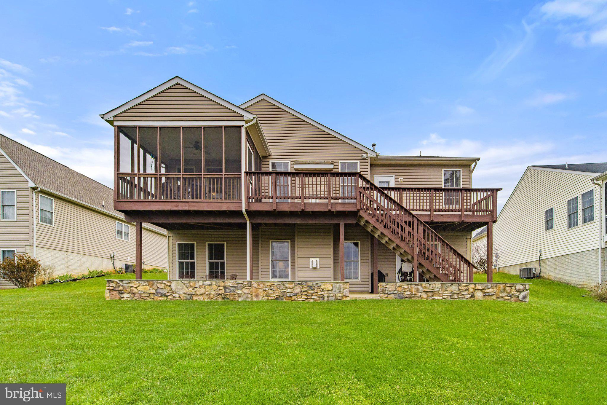 REDWOOD LAKES - Residential