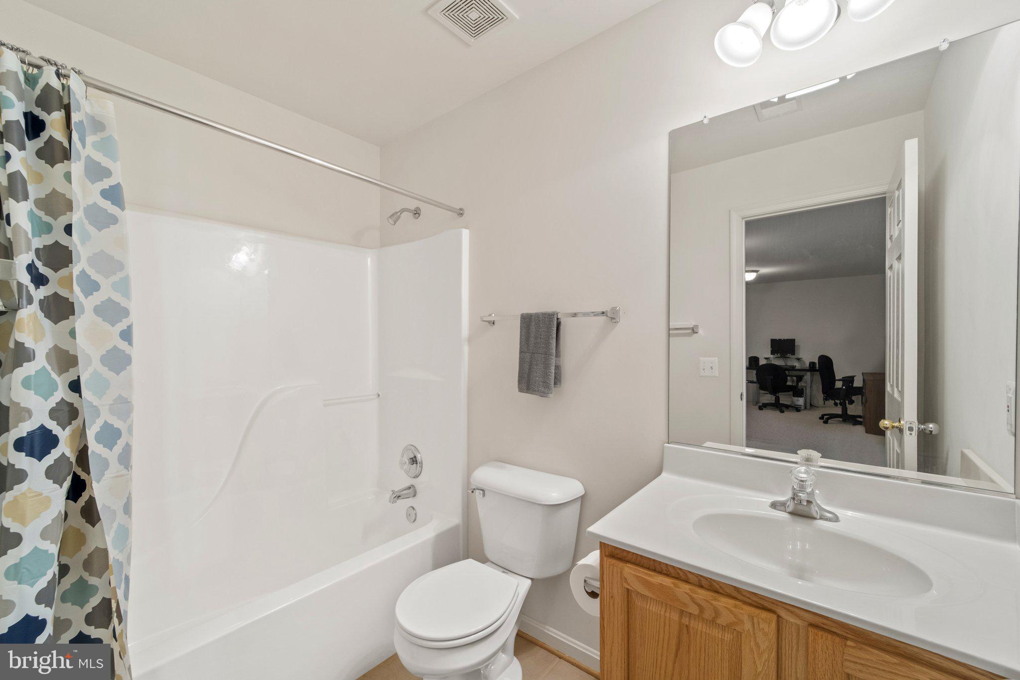 REDWOOD LAKES - Residential