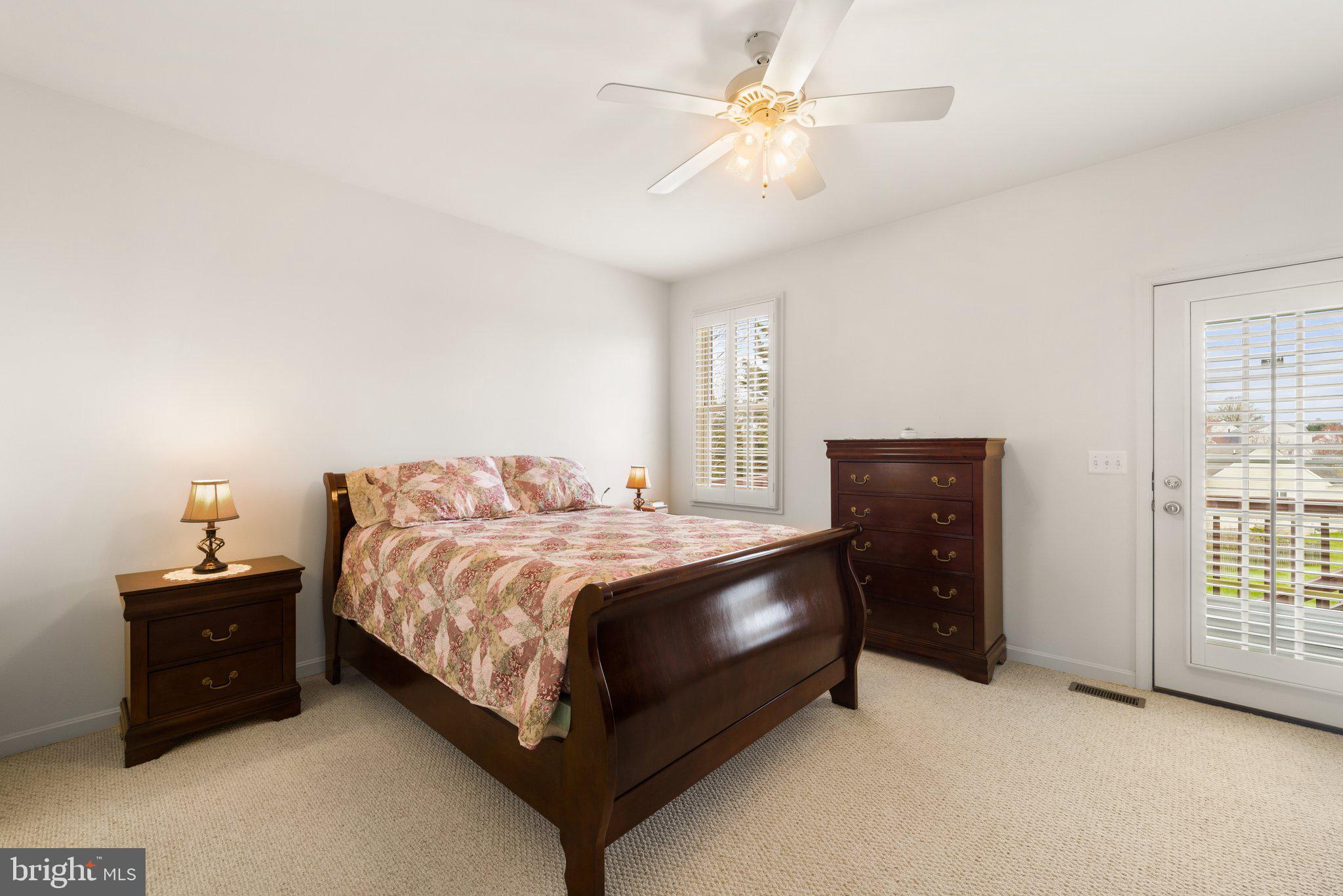 REDWOOD LAKES - Residential