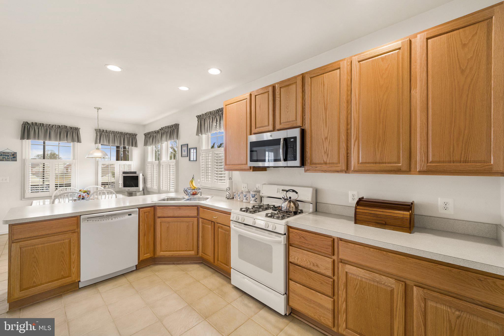 REDWOOD LAKES - Residential