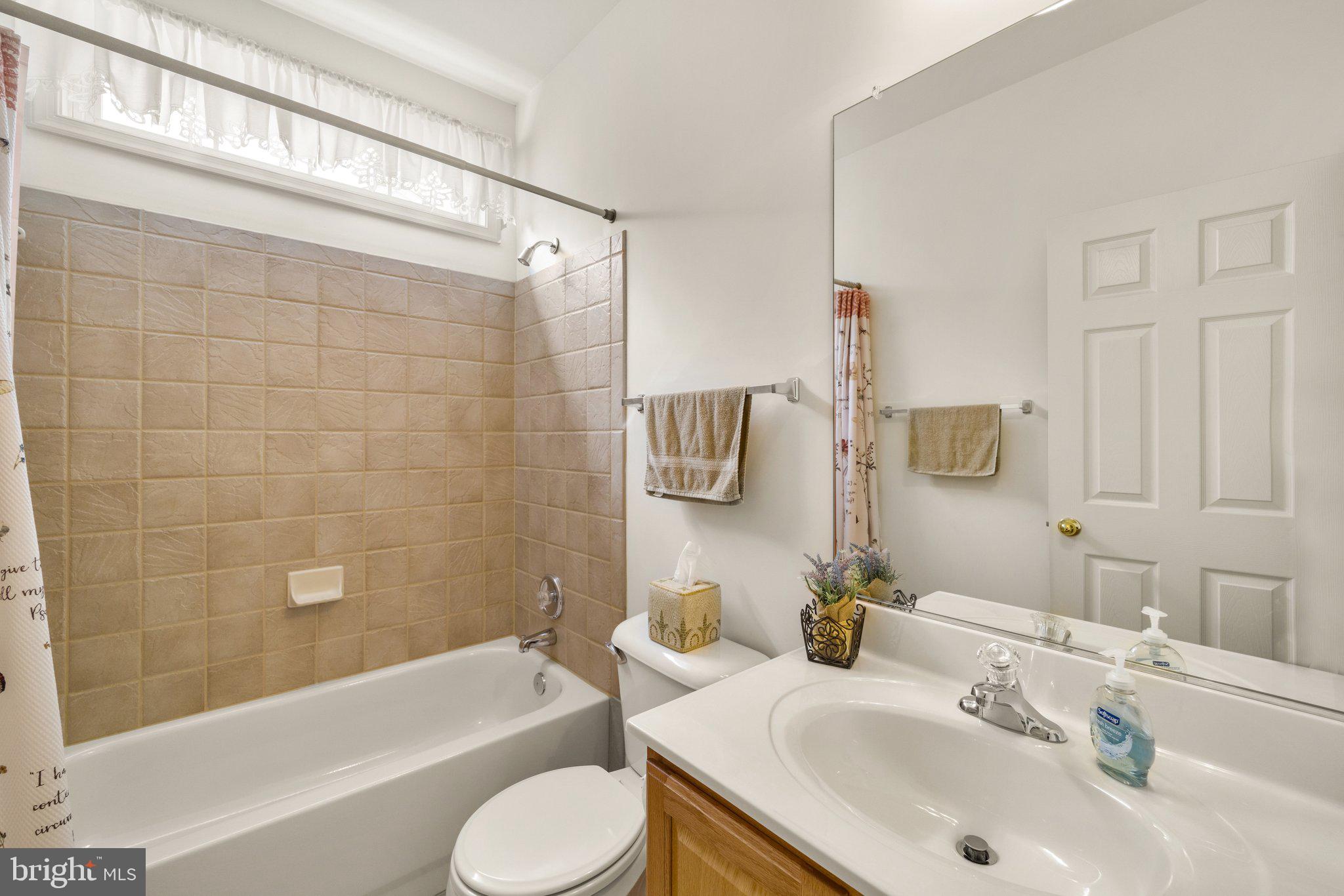 REDWOOD LAKES - Residential