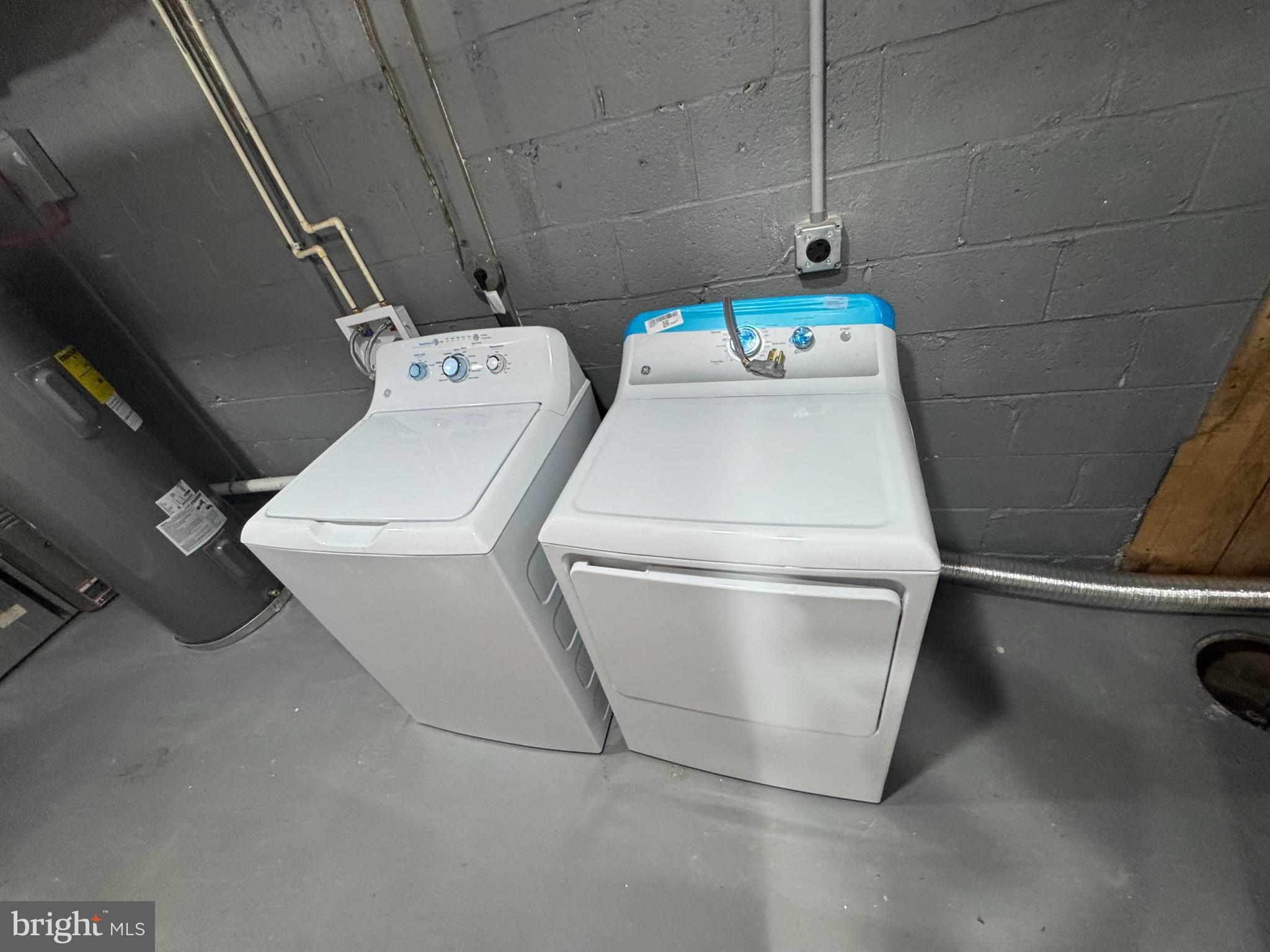 EASTWOOD HEIGHTS - Residential Lease