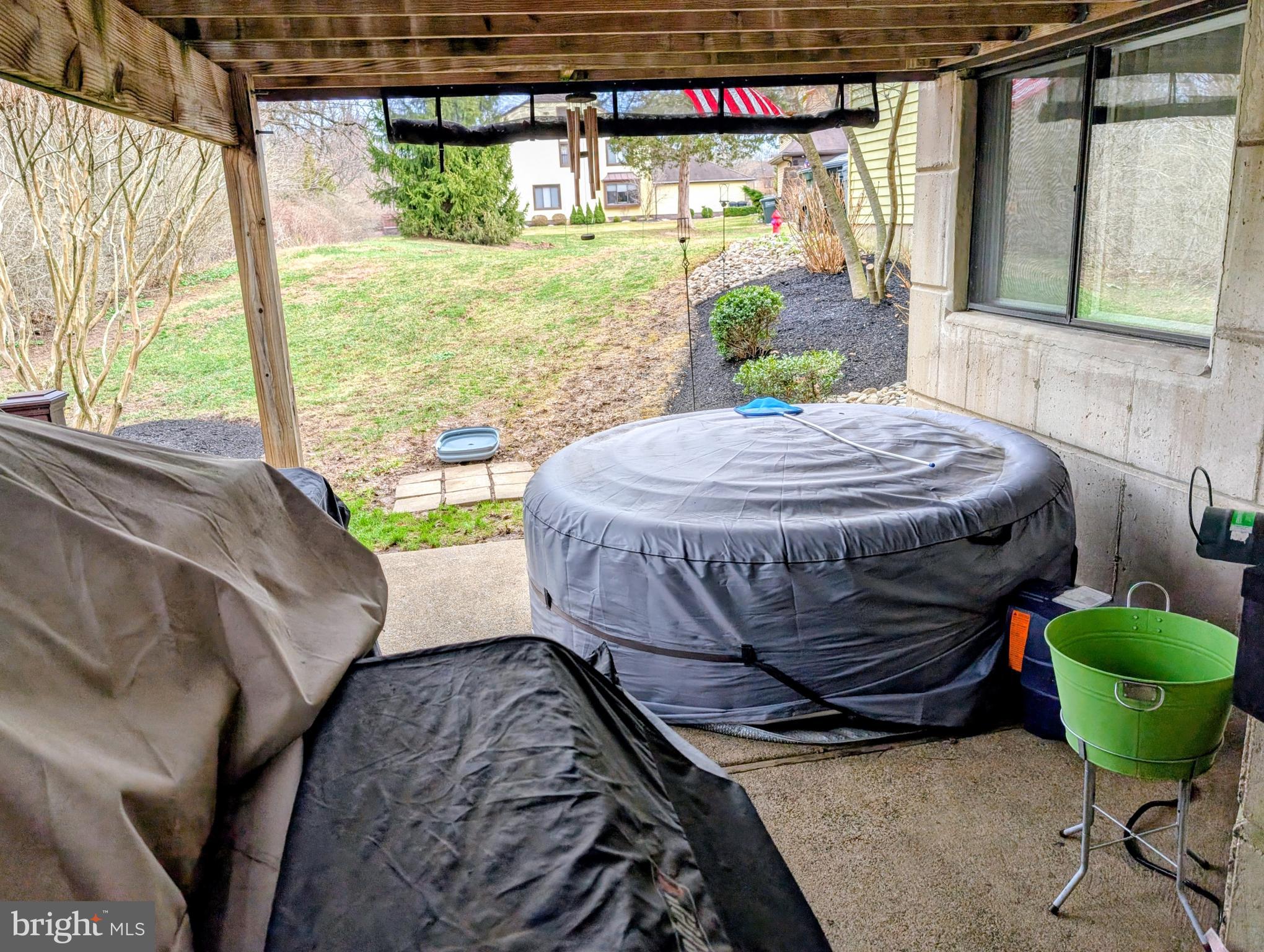 VILLAGE SHIRES - Residential