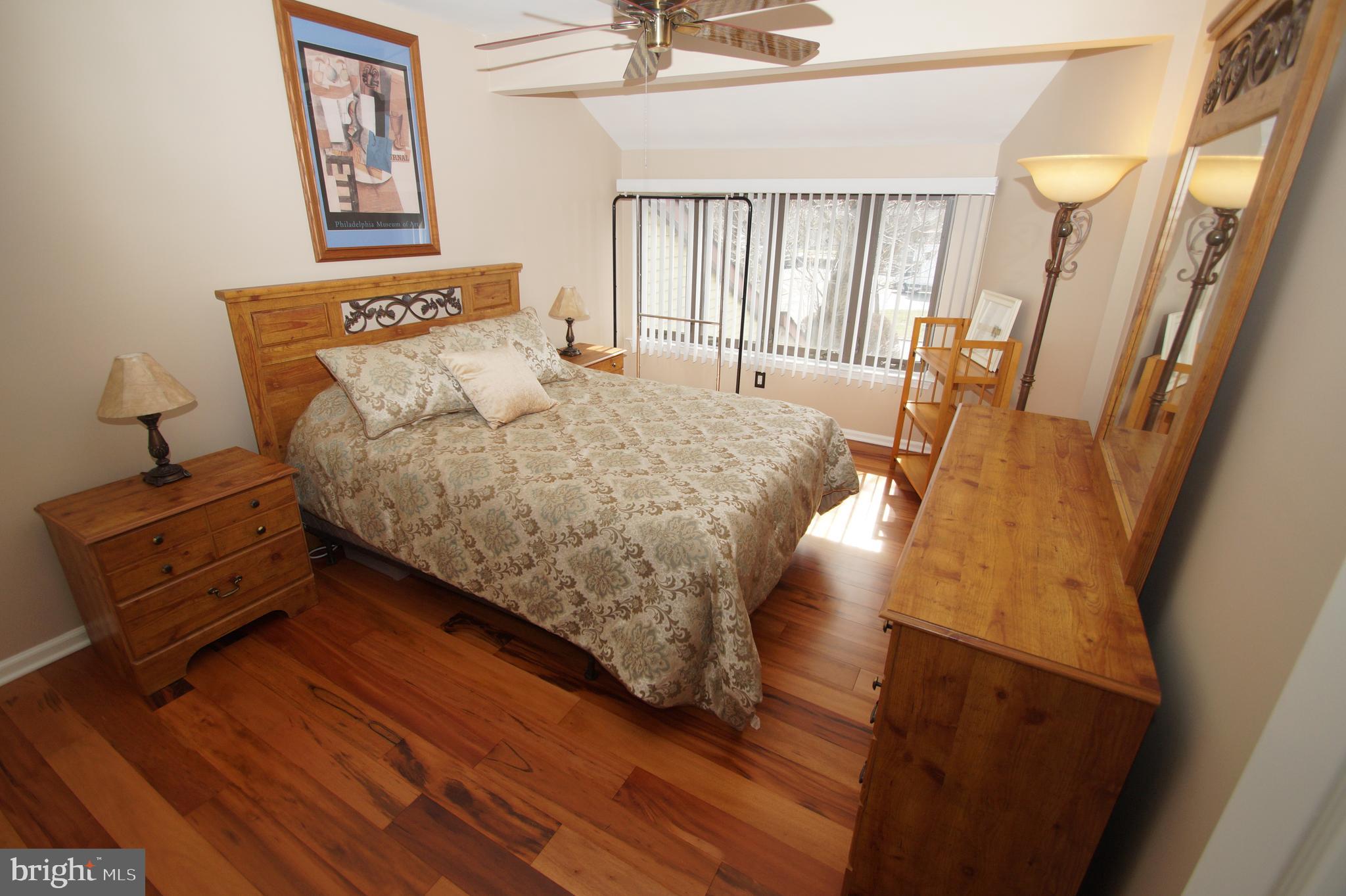 VILLAGE SHIRES - Residential