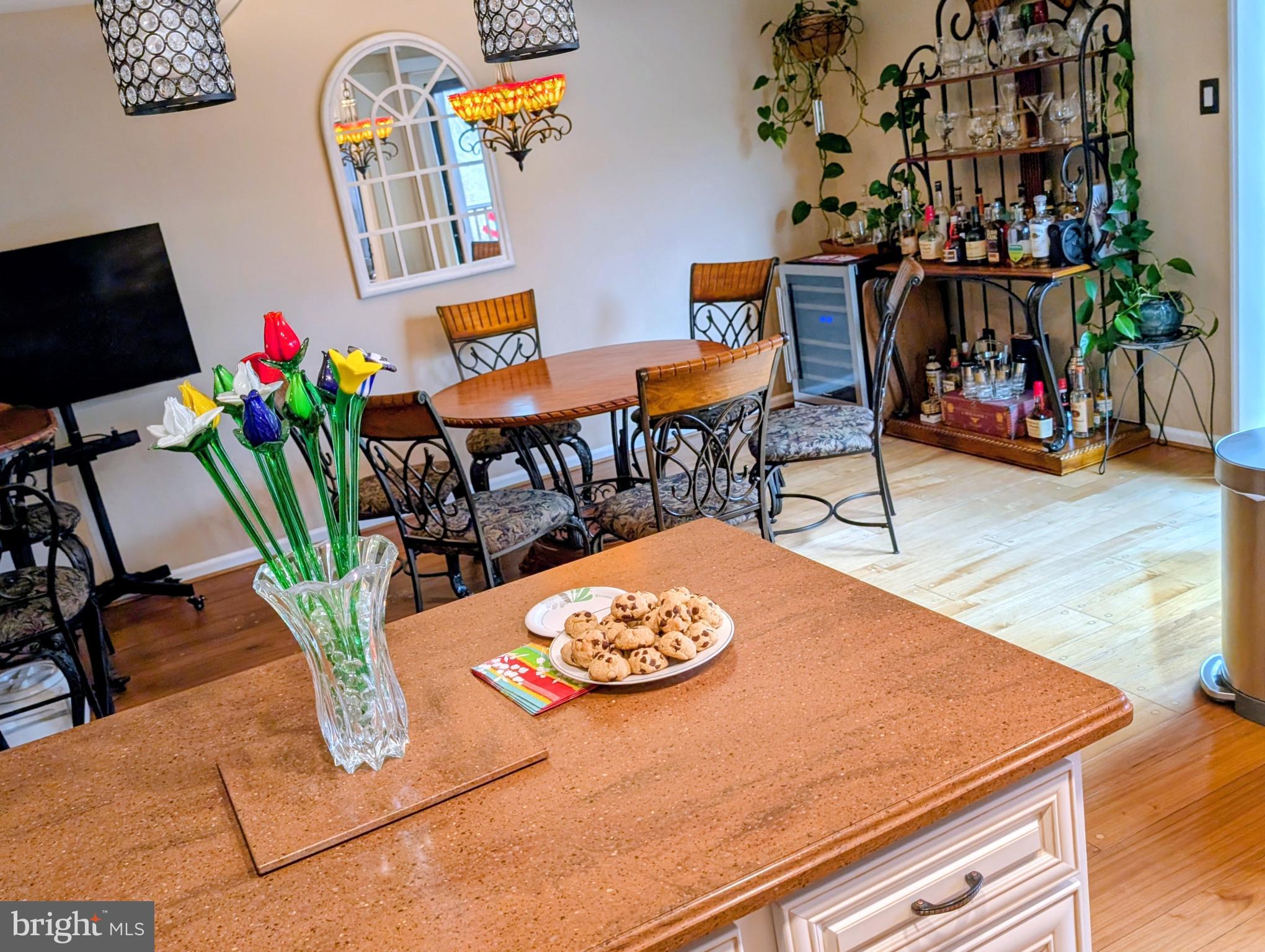 VILLAGE SHIRES - Residential