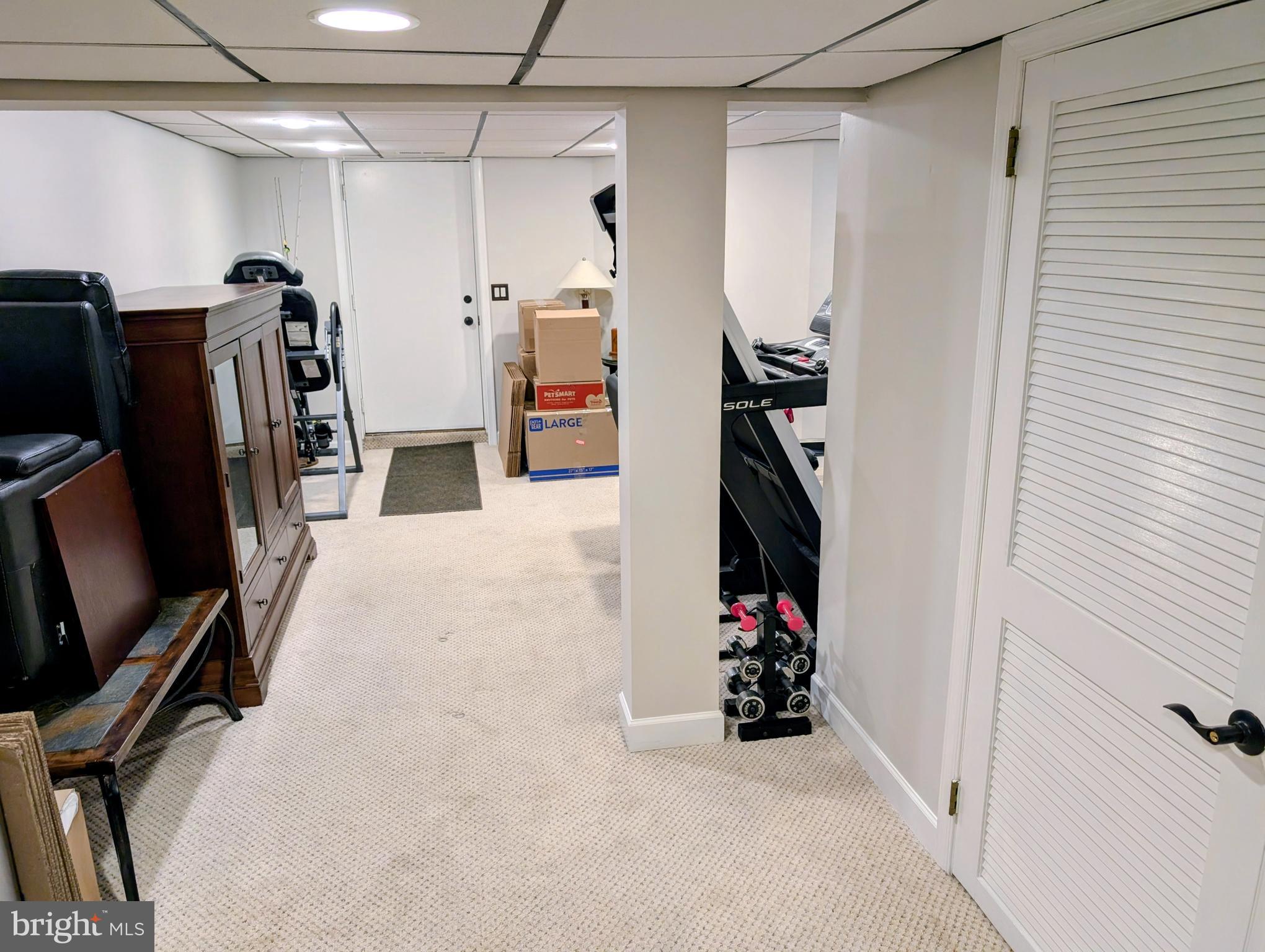 VILLAGE SHIRES - Residential