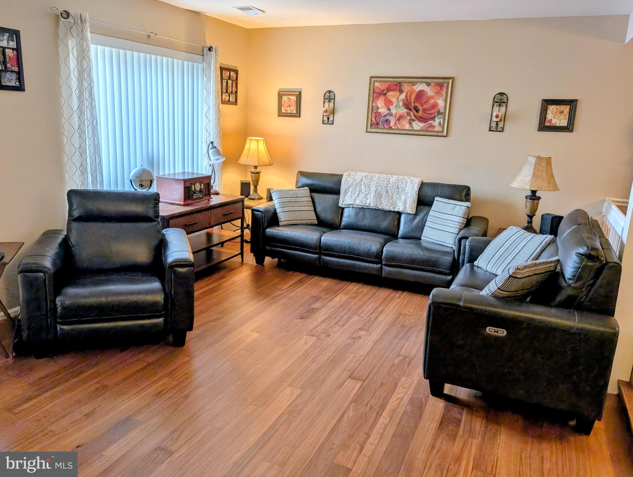 VILLAGE SHIRES - Residential