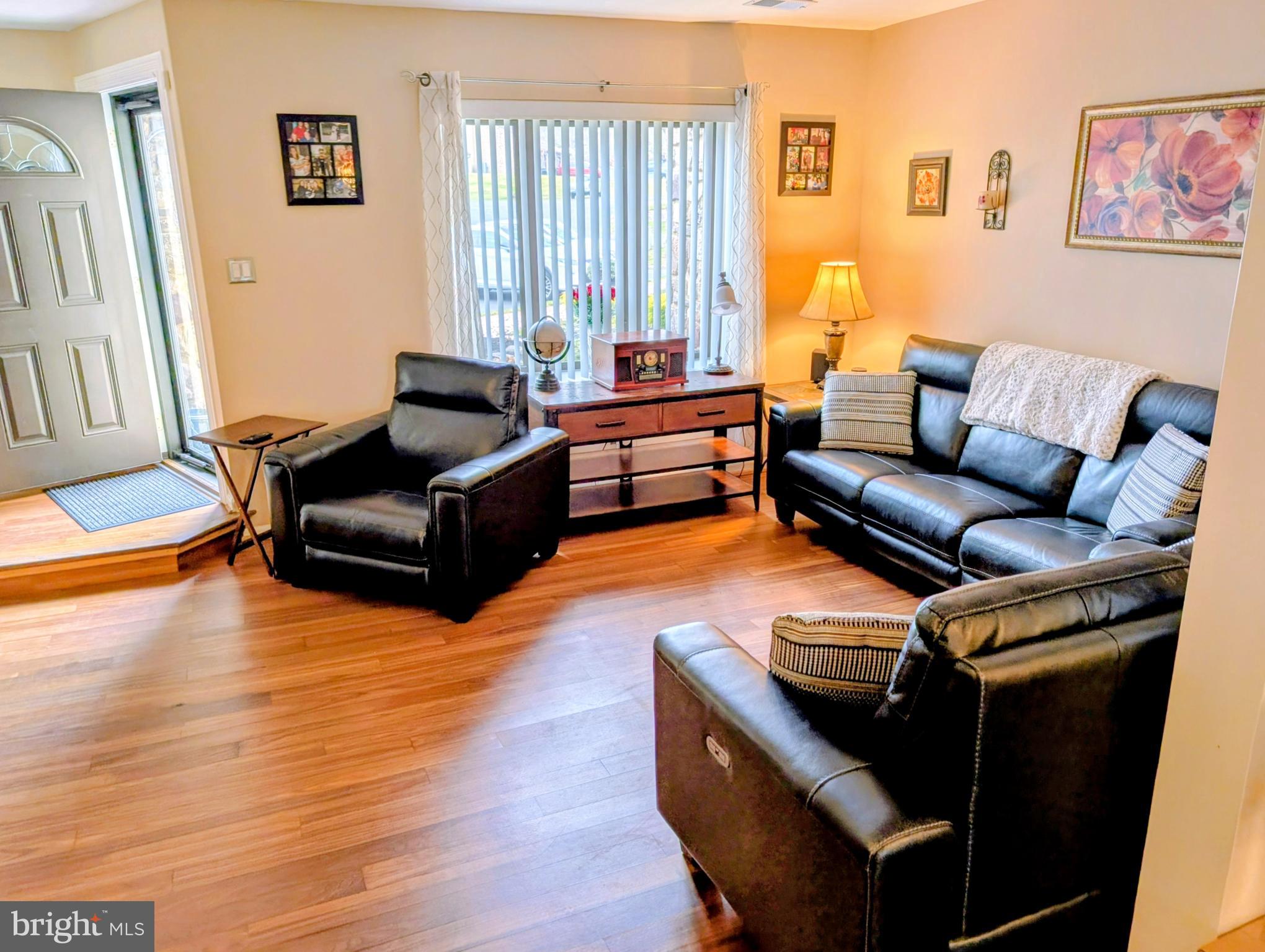 VILLAGE SHIRES - Residential