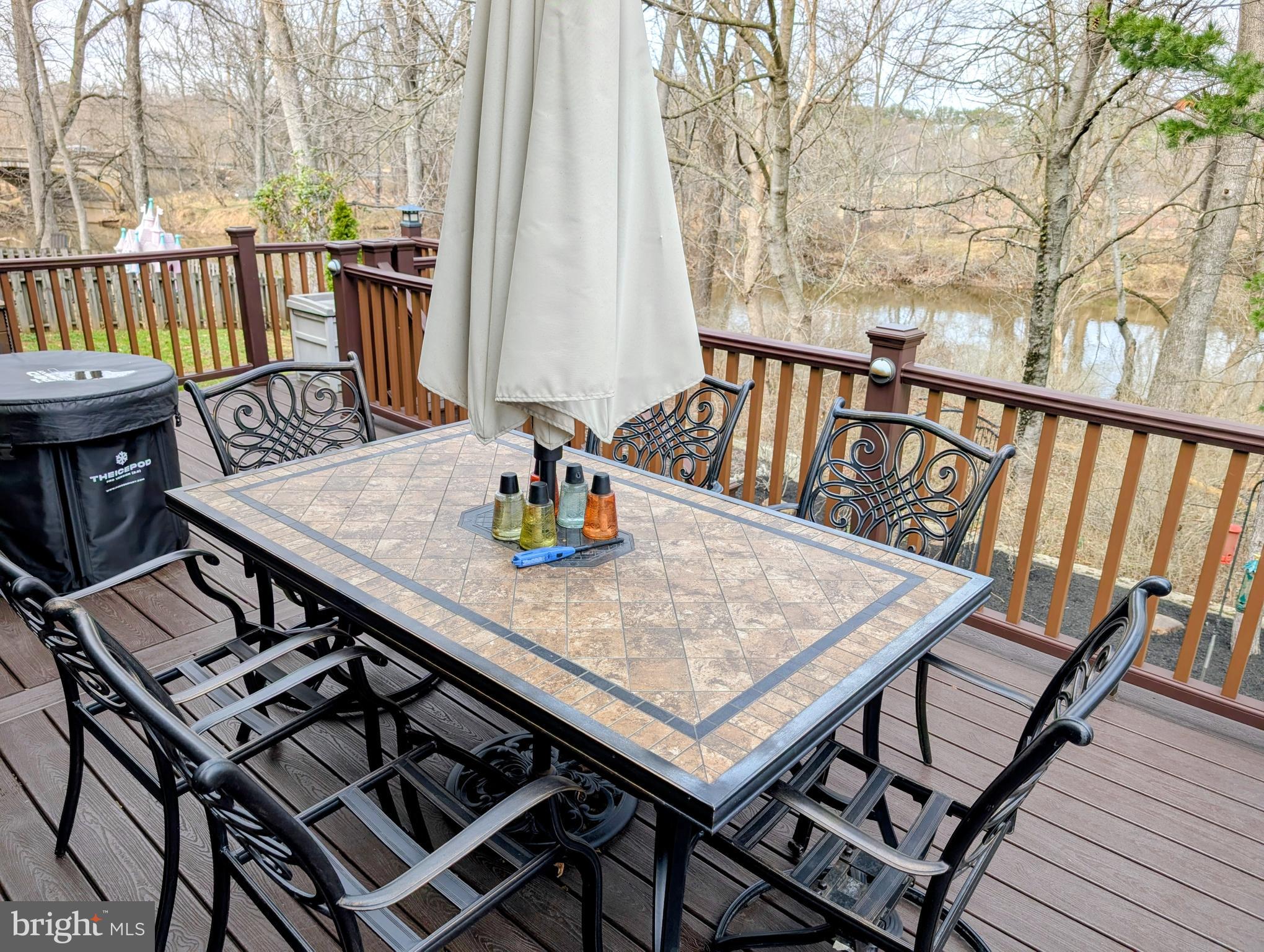 VILLAGE SHIRES - Residential